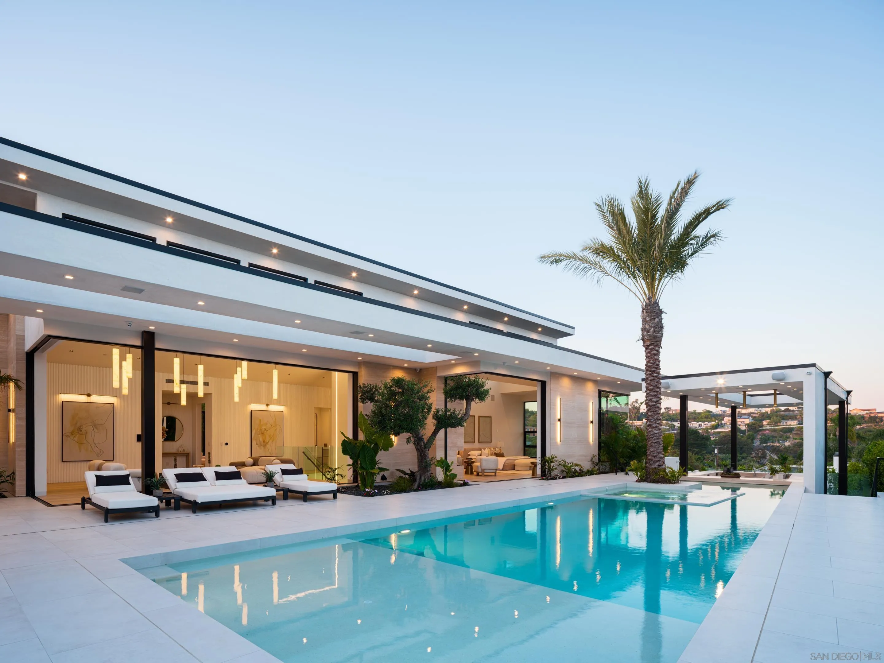 https://cdn.realtyfeed.com/cdn/127/250043137/77986d7d8621c268d572b29b9812e6ef.webp