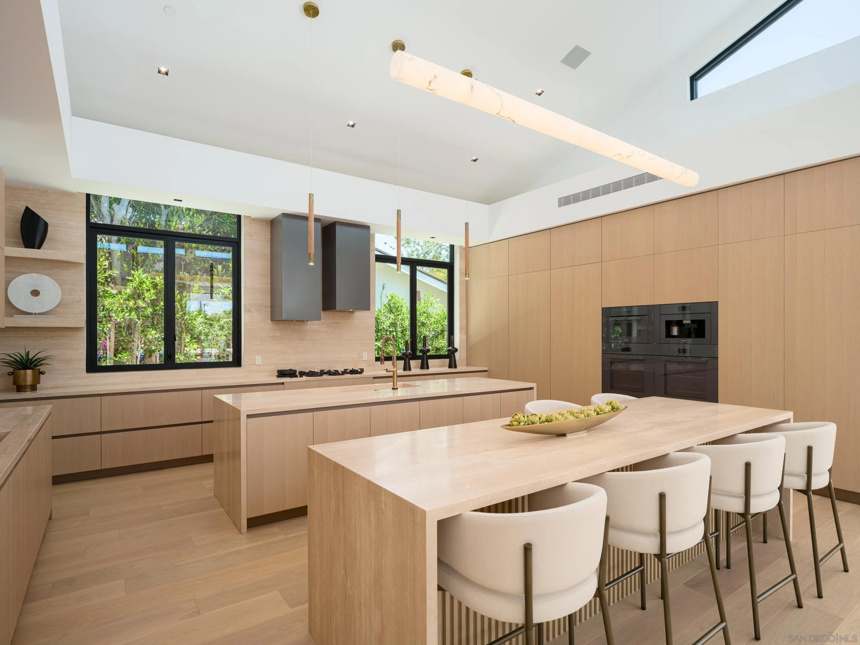 https://cdn.realtyfeed.com/cdn/127/250043137/f3049764e475fdec6f3574899fcc0c03.webp