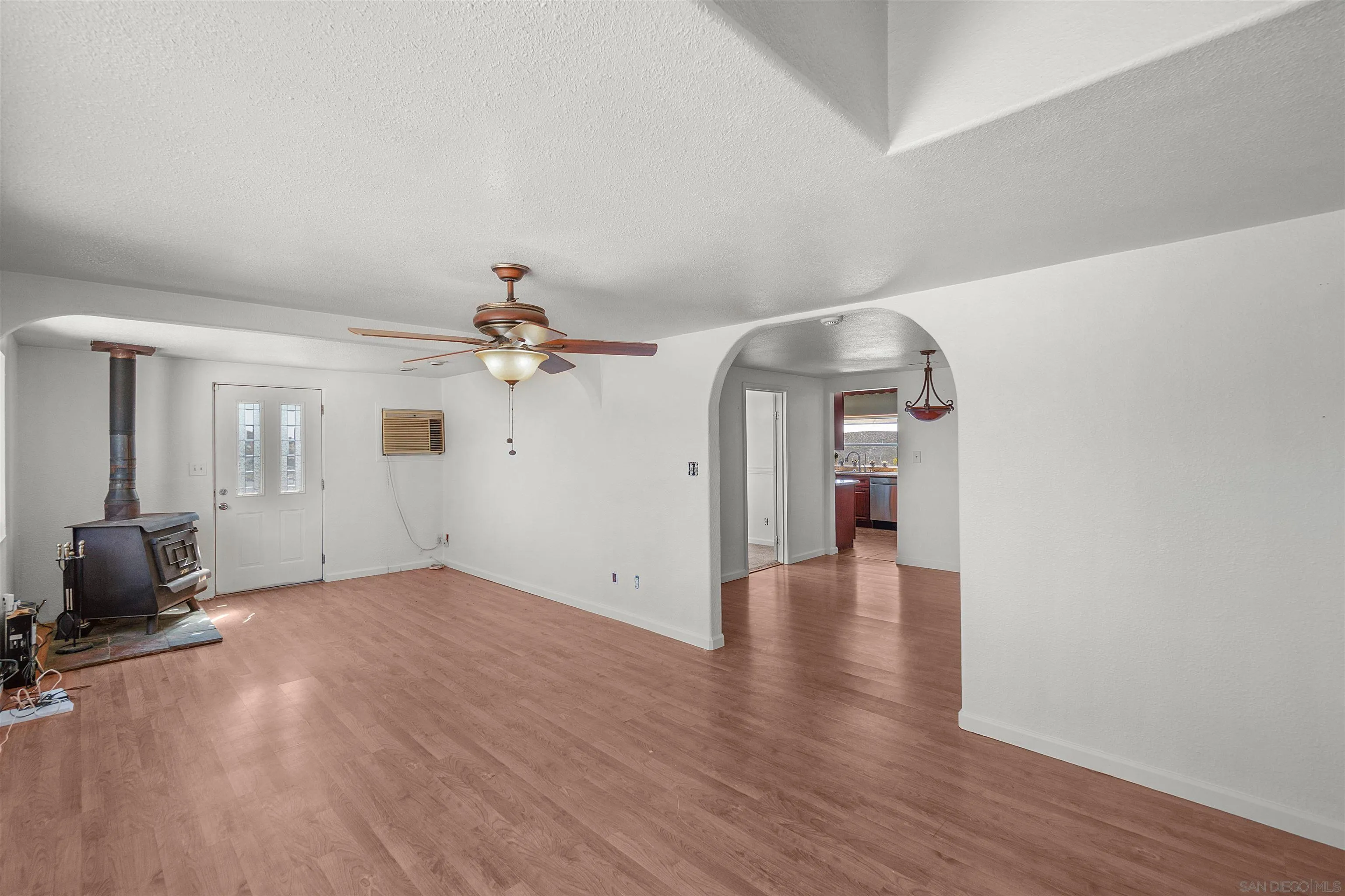 https://cdn.realtyfeed.com/cdn/127/250043156/a1ea697dd547230cb580ad156bd309f0.webp