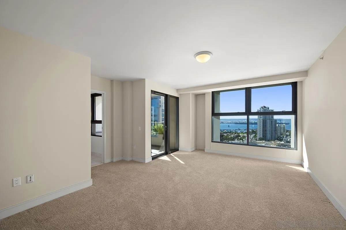 https://cdn.realtyfeed.com/cdn/127/250043159/24669ade777b76185d1a7a18a11c2b06.webp