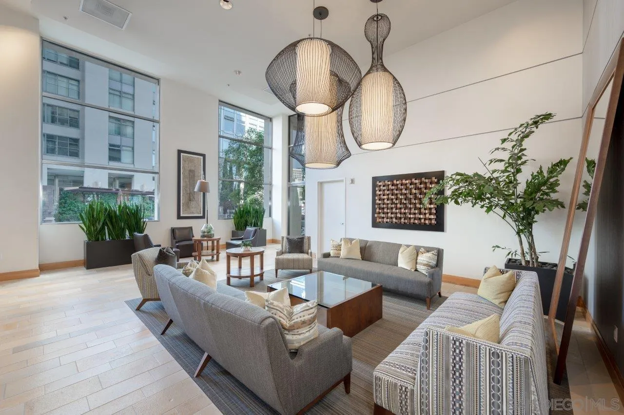 https://cdn.realtyfeed.com/cdn/127/250043159/7107700e42d1adf08de0c7d5aa22598b.webp