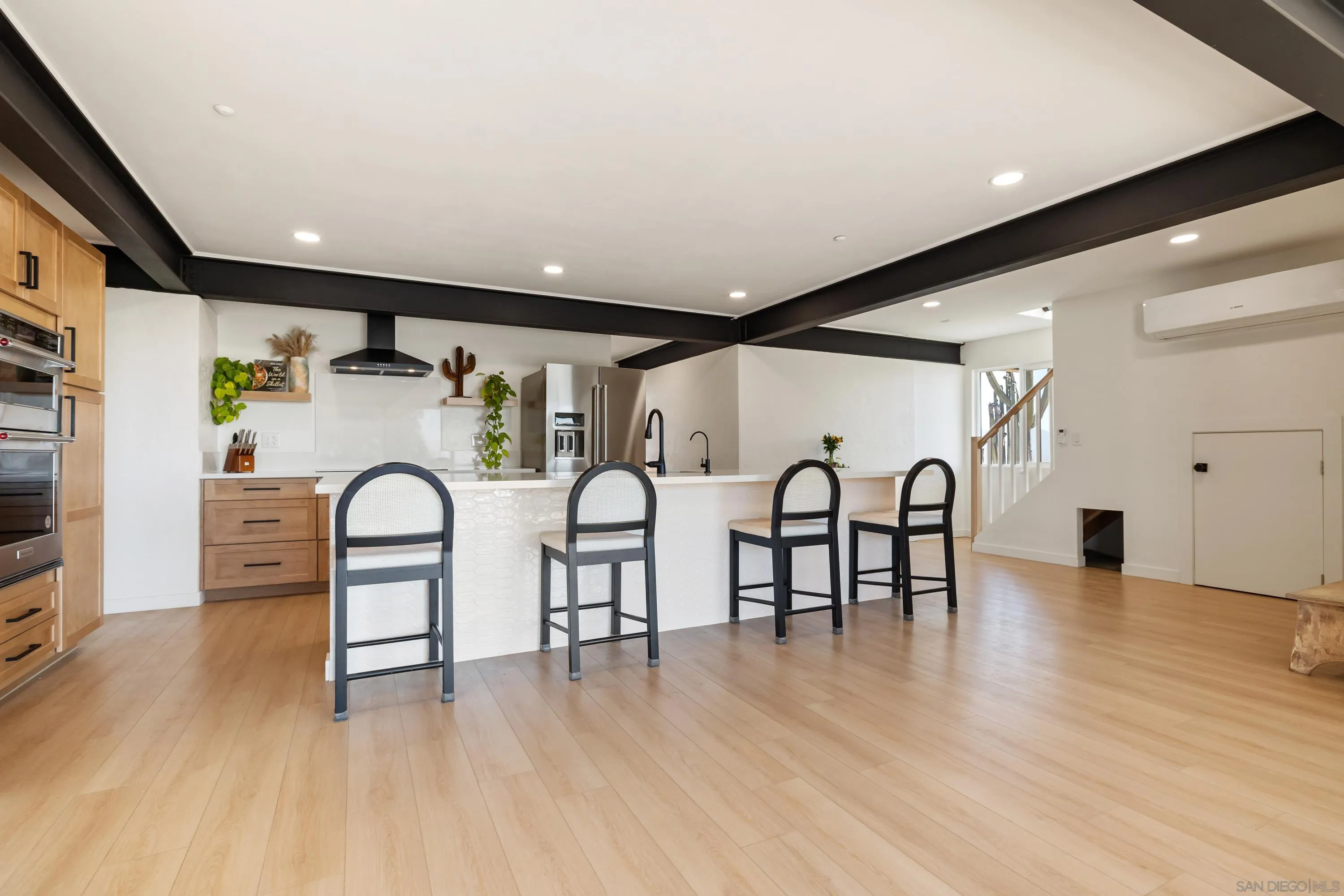 https://cdn.realtyfeed.com/cdn/127/250043179/ab96cd9495a489cefcce792669539a61.webp