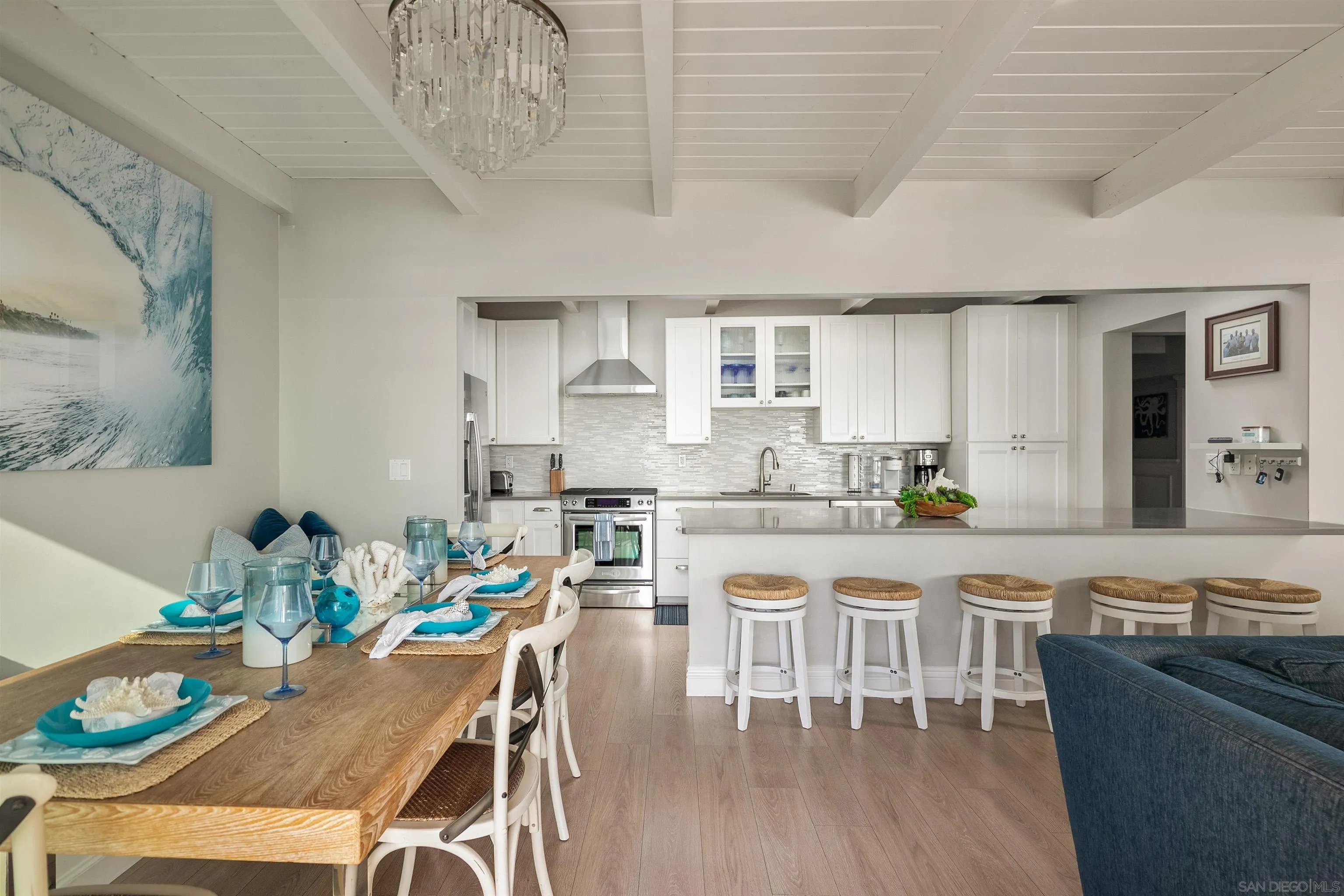 https://cdn.realtyfeed.com/cdn/127/250043180/8aa8f2209fdb44116632579087a13366.webp