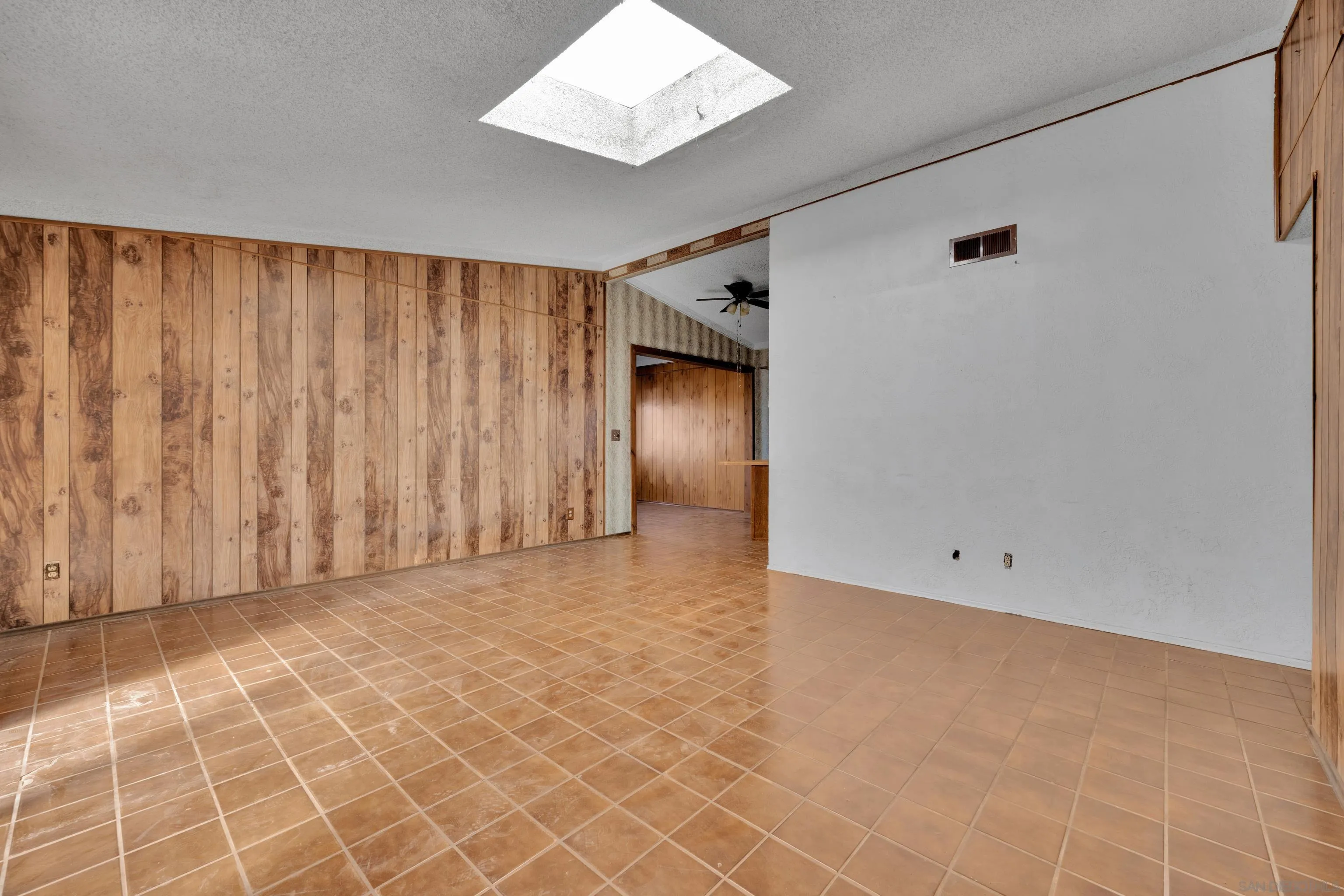 https://cdn.realtyfeed.com/cdn/127/250043185/9b2416233734ba46ad43e5fb916ba351.webp