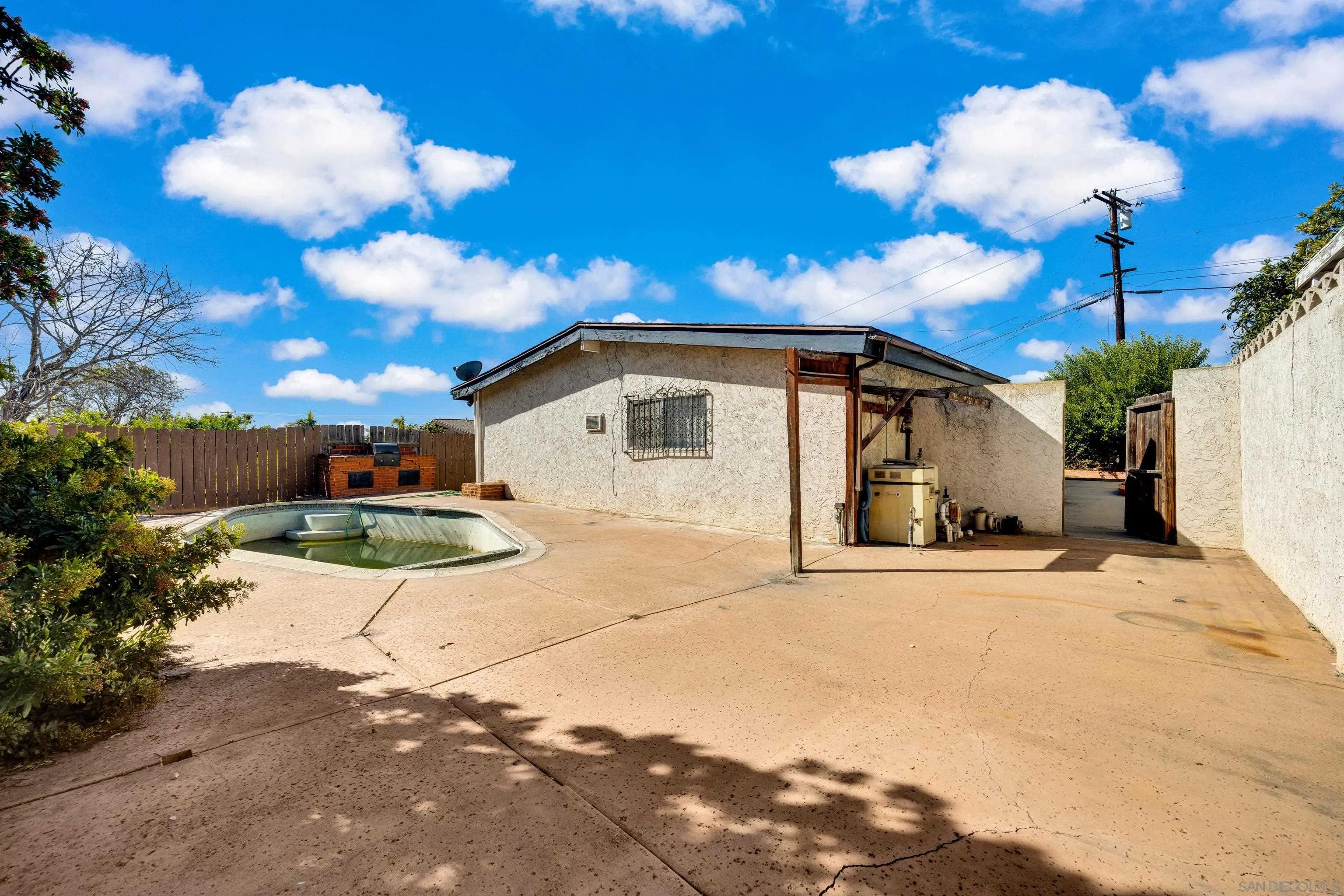 https://cdn.realtyfeed.com/cdn/127/250043185/9daf24da7a7385bf374708109ad5c91f.webp