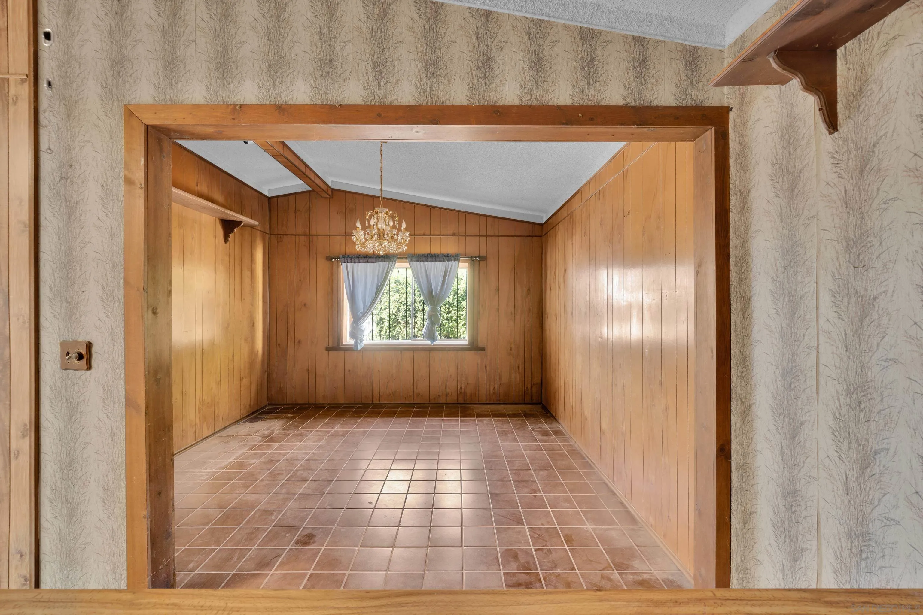 https://cdn.realtyfeed.com/cdn/127/250043185/b4d87602ca9d9b393f200c58eacc0292.webp