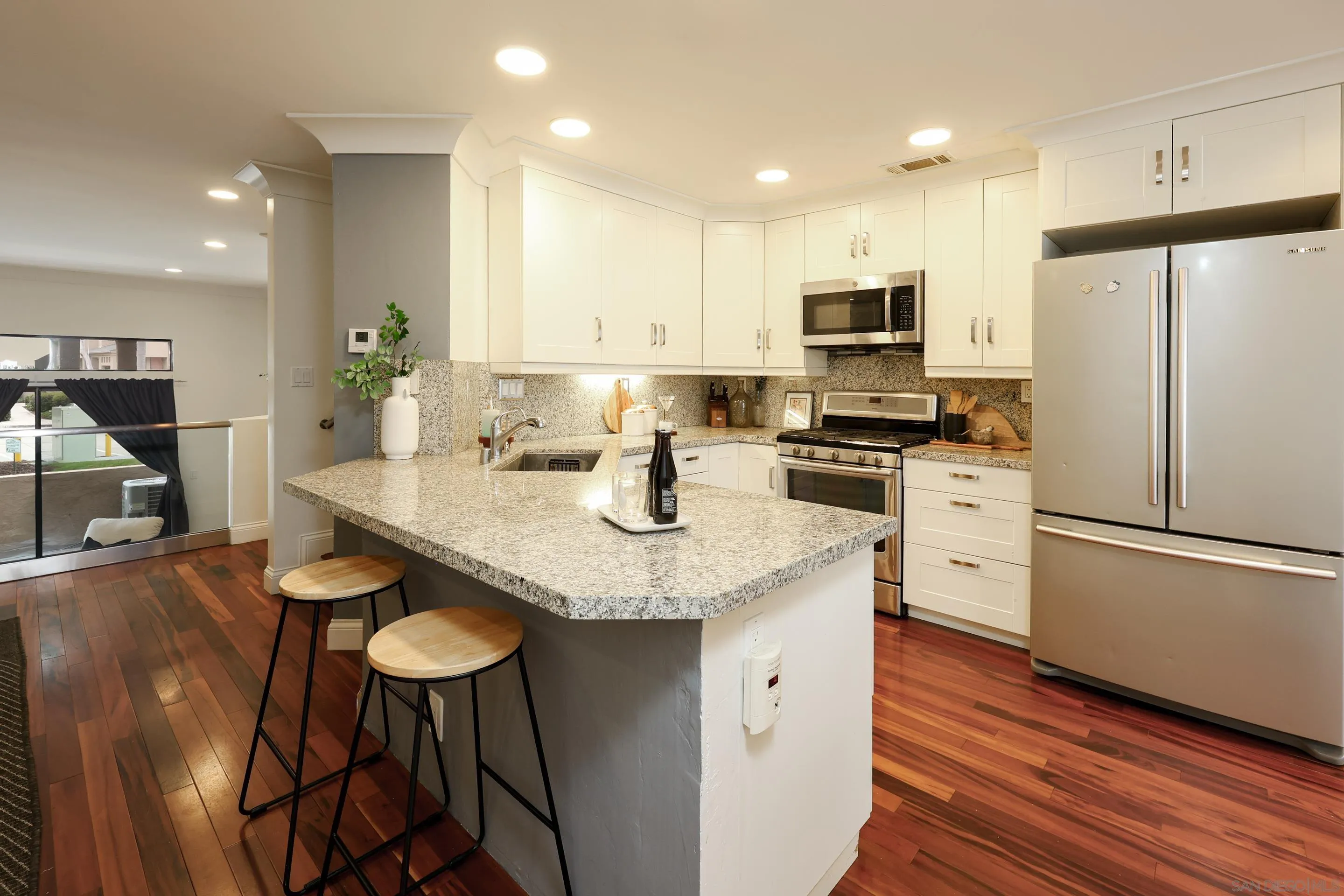 https://cdn.realtyfeed.com/cdn/127/250043209/21ec922234d093228314108eda3d1980.webp