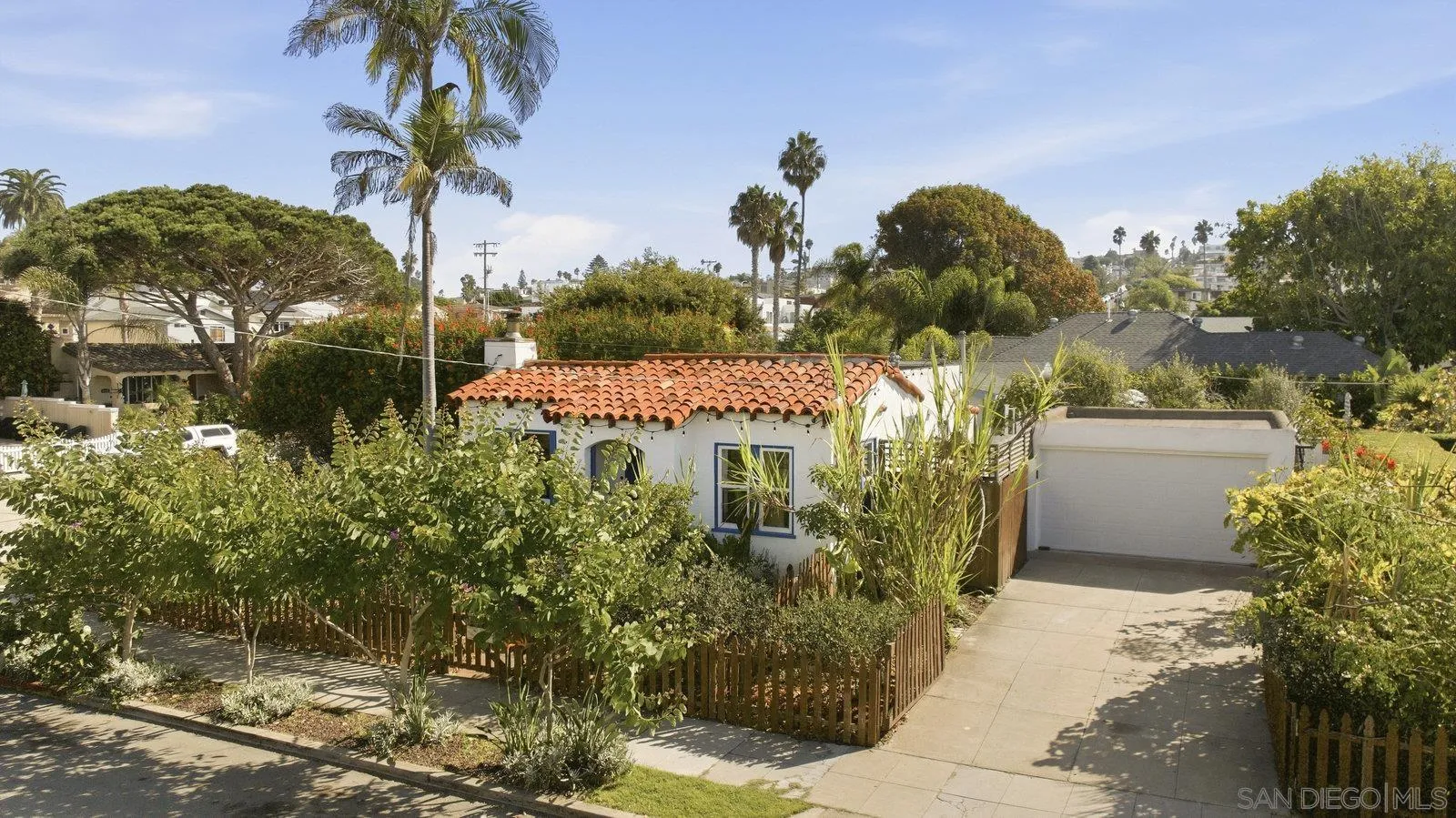 https://cdn.realtyfeed.com/cdn/127/250043220/025d9e9feeb3ed118f9ba2321a701190.webp
