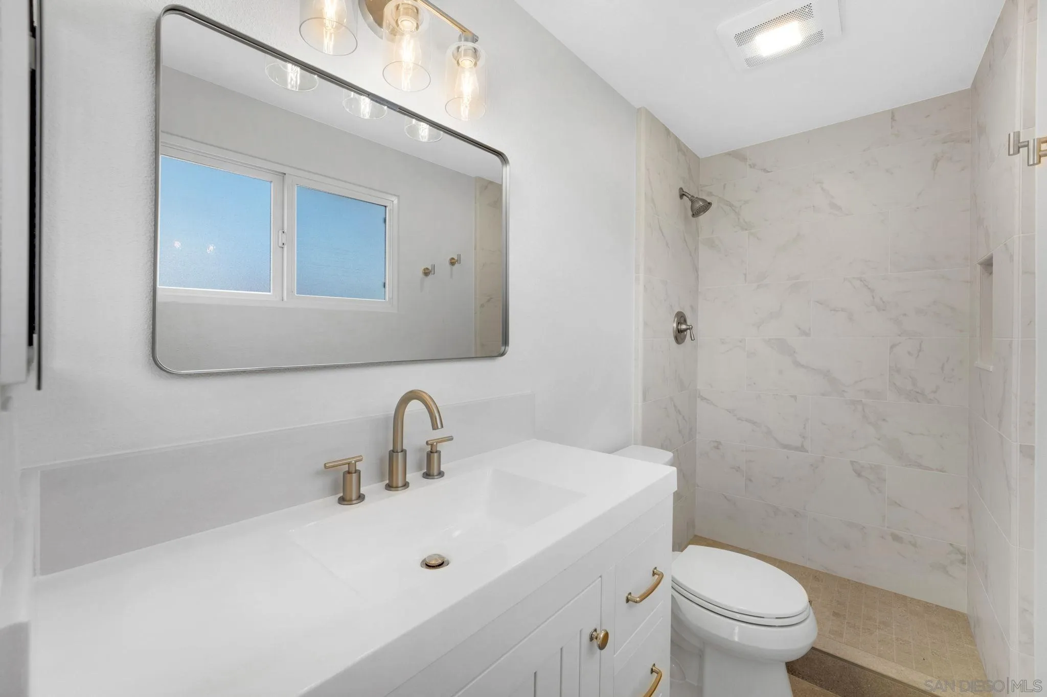 https://cdn.realtyfeed.com/cdn/127/250043223/4aa7df92a85effecf374837180a08d15.webp