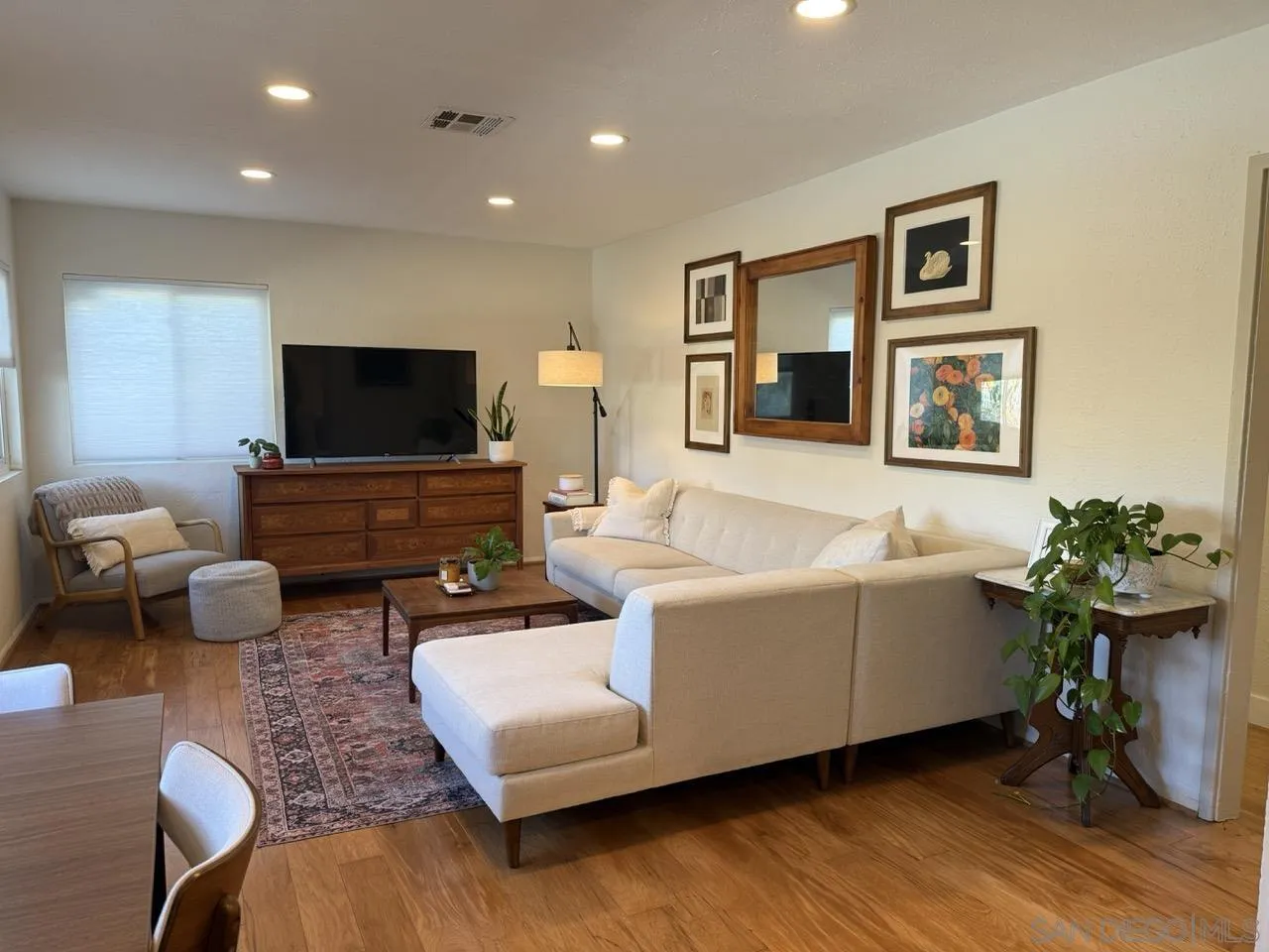 https://cdn.realtyfeed.com/cdn/127/250043231/05b142955a1282462c22beb6bd34e237.webp