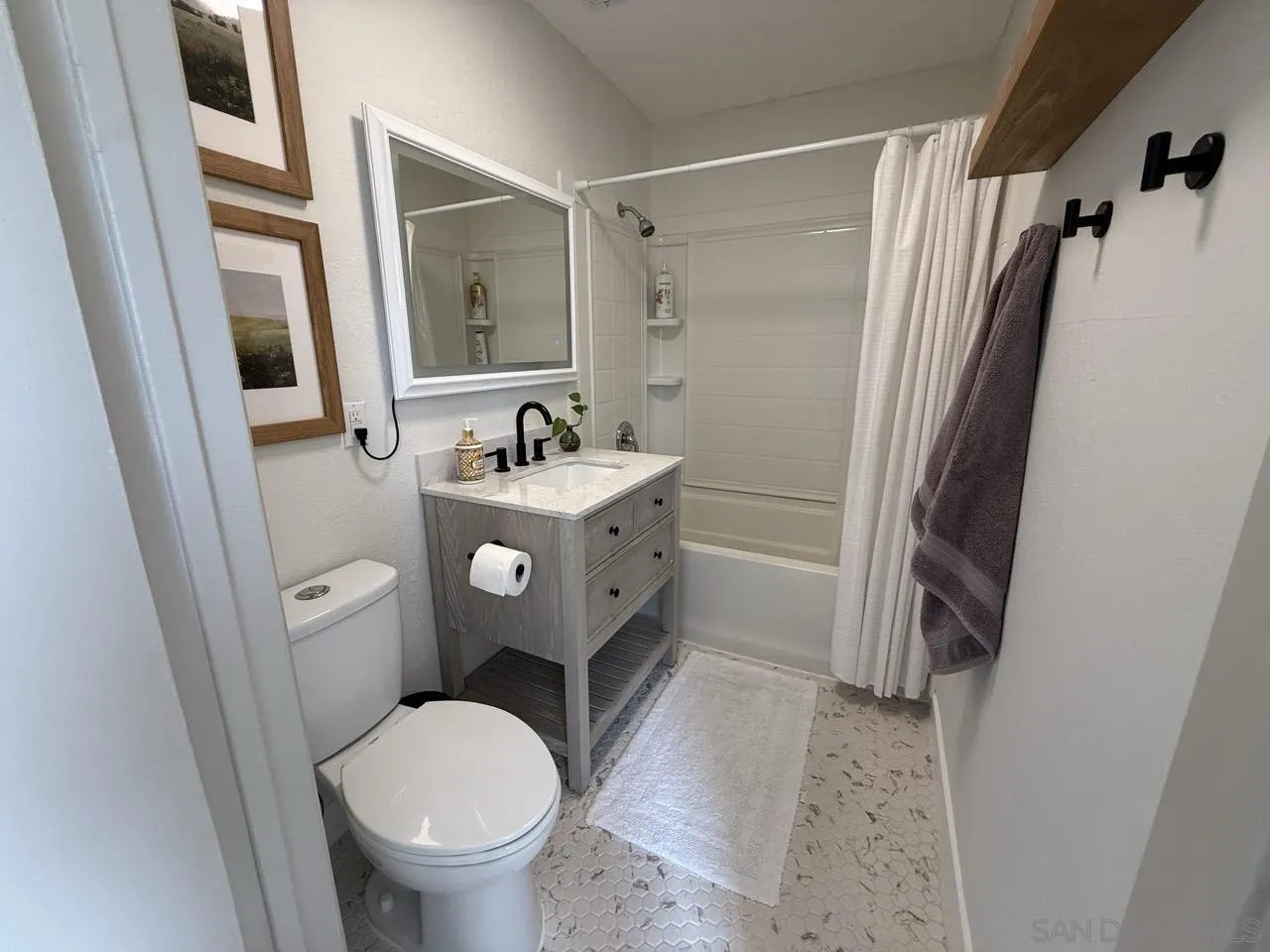 https://cdn.realtyfeed.com/cdn/127/250043231/157081c9806c1a0f630b0e8011c44532.webp