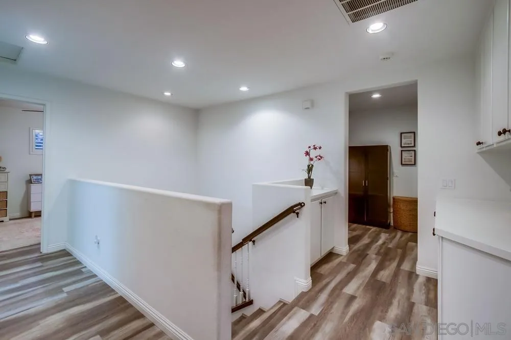 https://cdn.realtyfeed.com/cdn/127/250043243/3a2744e81288546035a0d7f036358da3.webp