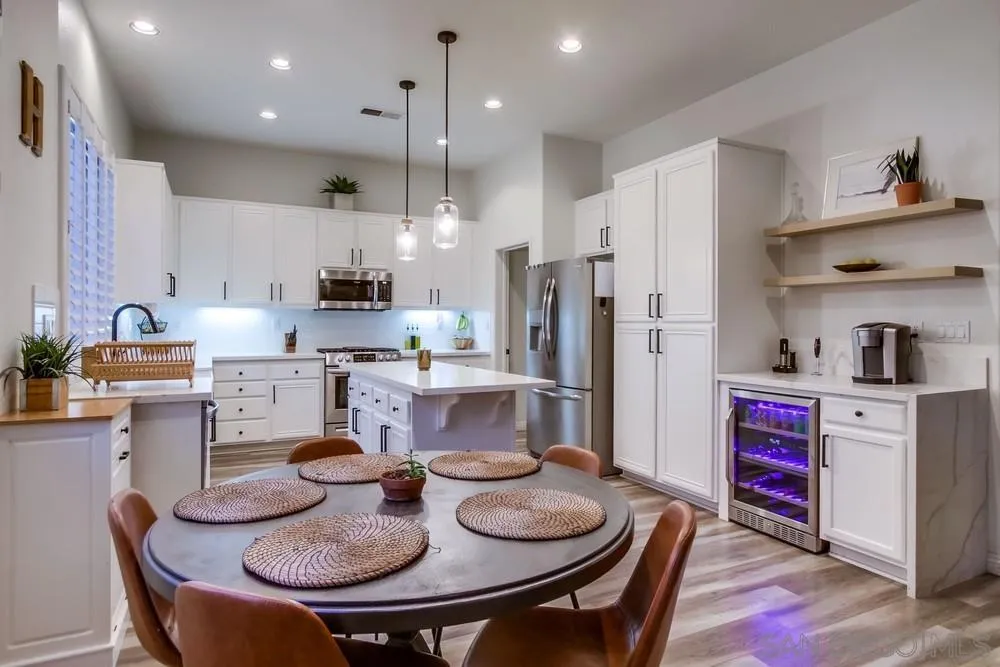https://cdn.realtyfeed.com/cdn/127/250043243/7d07753c2d5a413913dab95850a74585.webp