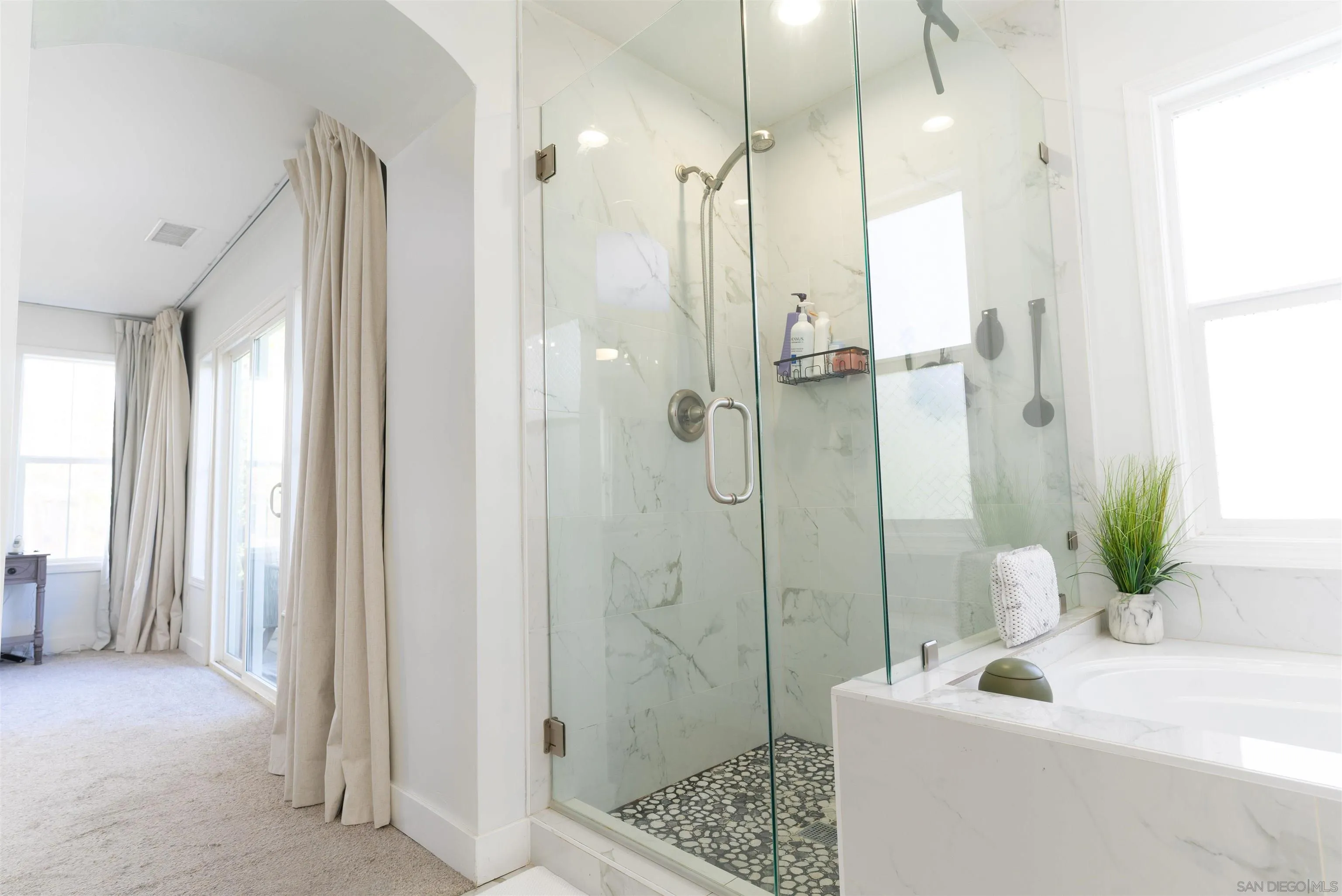 https://cdn.realtyfeed.com/cdn/127/250043247/451851e2796394533450541478e14f10.webp