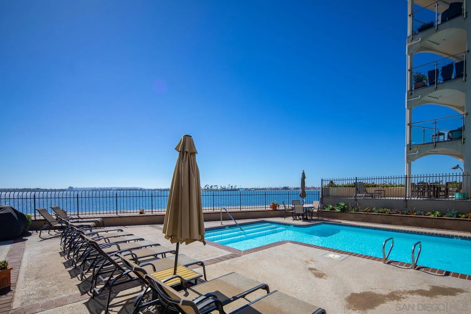 https://cdn.realtyfeed.com/cdn/127/250043250/57c179787655f405cfb552e4519d125f.webp