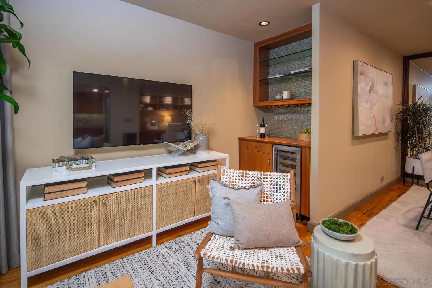 https://cdn.realtyfeed.com/cdn/127/250043250/c1124da667b70f03b00f6c57b79c3298.webp