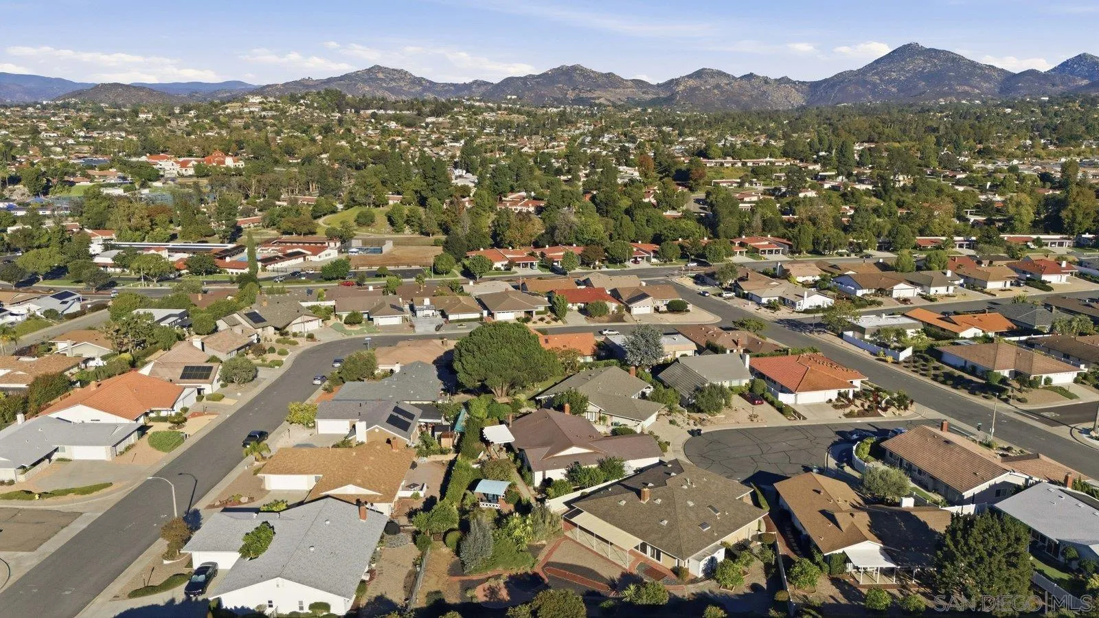 https://cdn.realtyfeed.com/cdn/127/250043265/443795855459087021d419a2c960f93b.webp