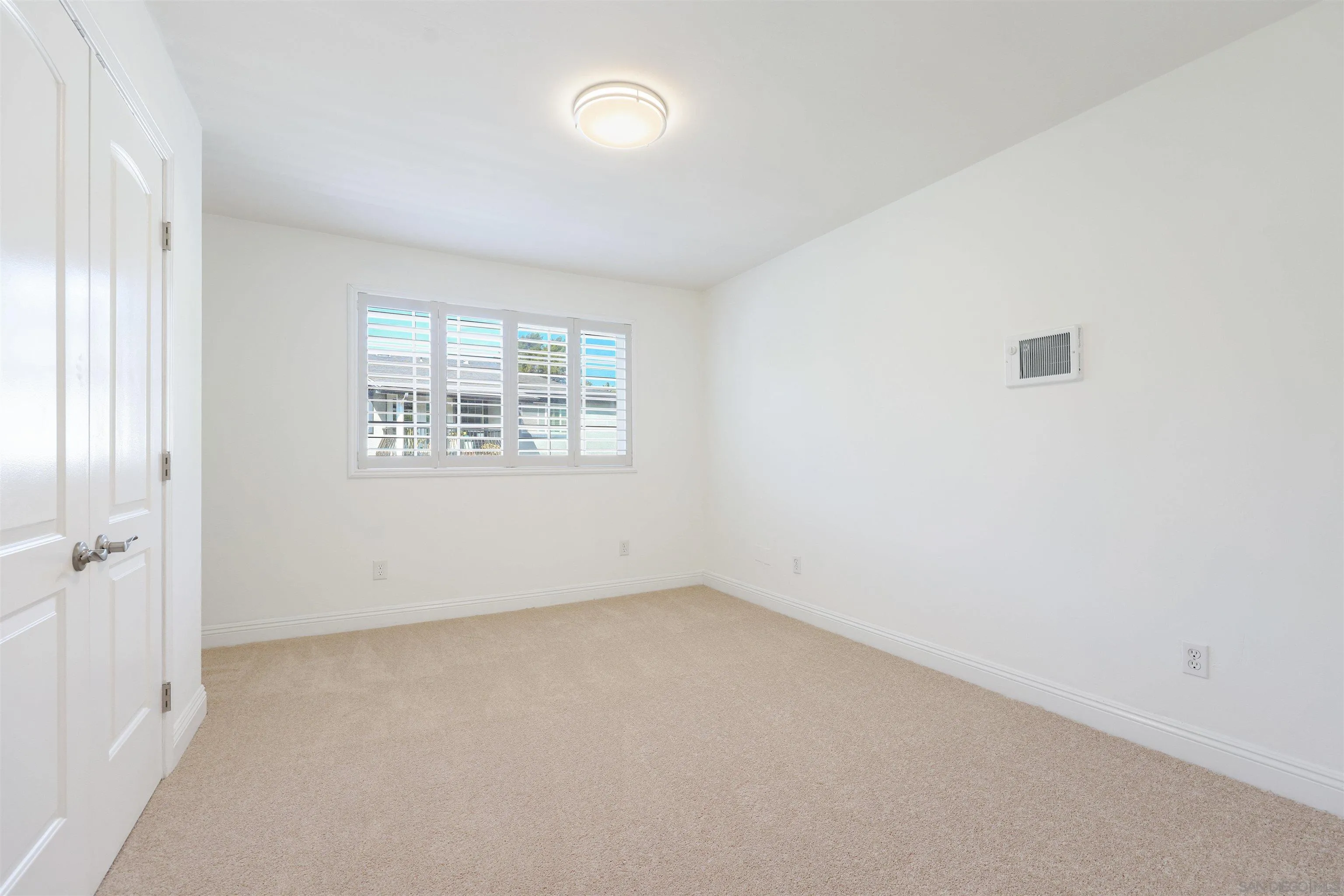 https://cdn.realtyfeed.com/cdn/127/250043276/b58a4137a5d6a3131405c5848cc28832.webp