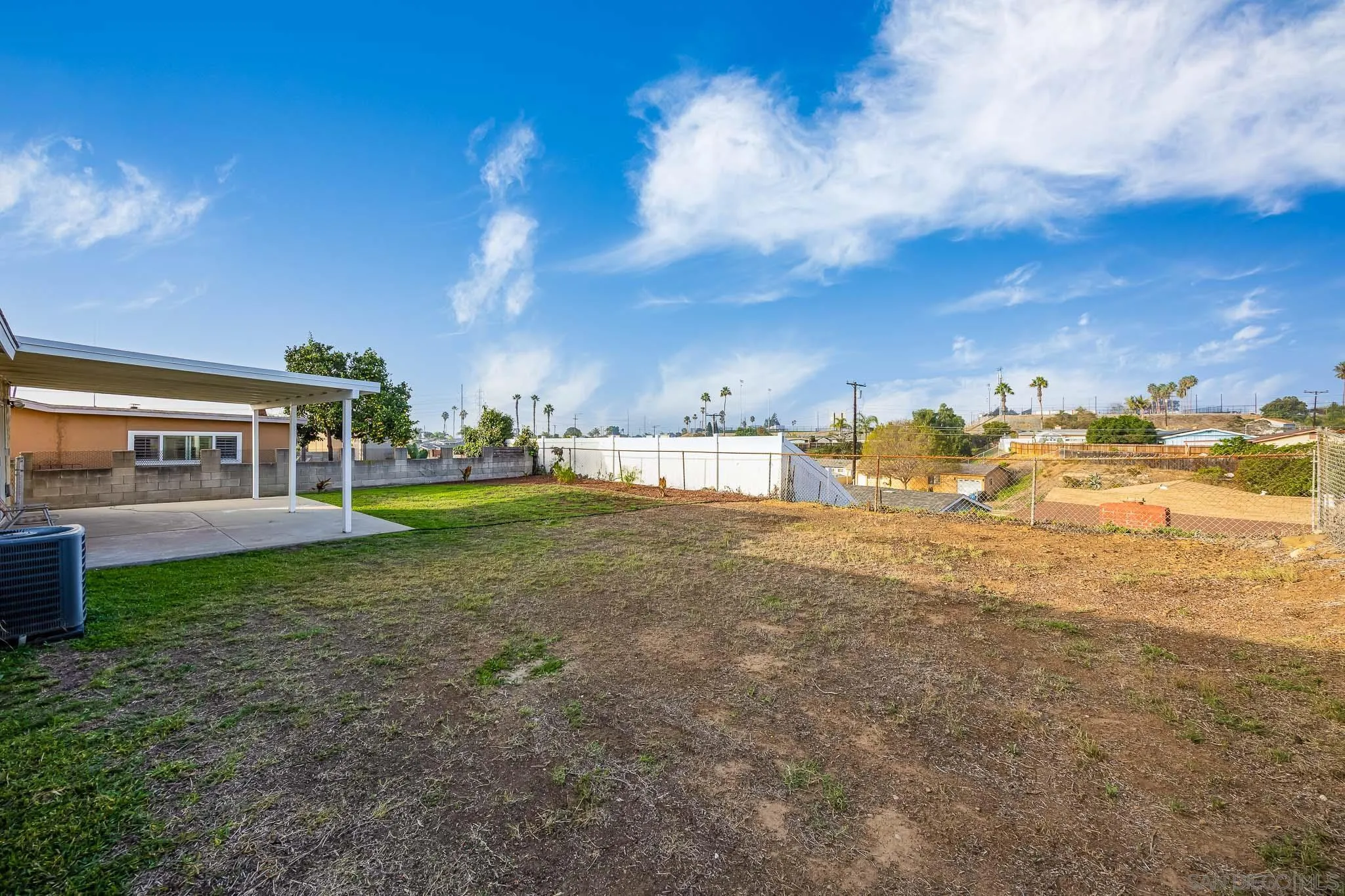 https://cdn.realtyfeed.com/cdn/127/250043277/b6d3ddc4674cdb47117b7bb639c6a347.webp