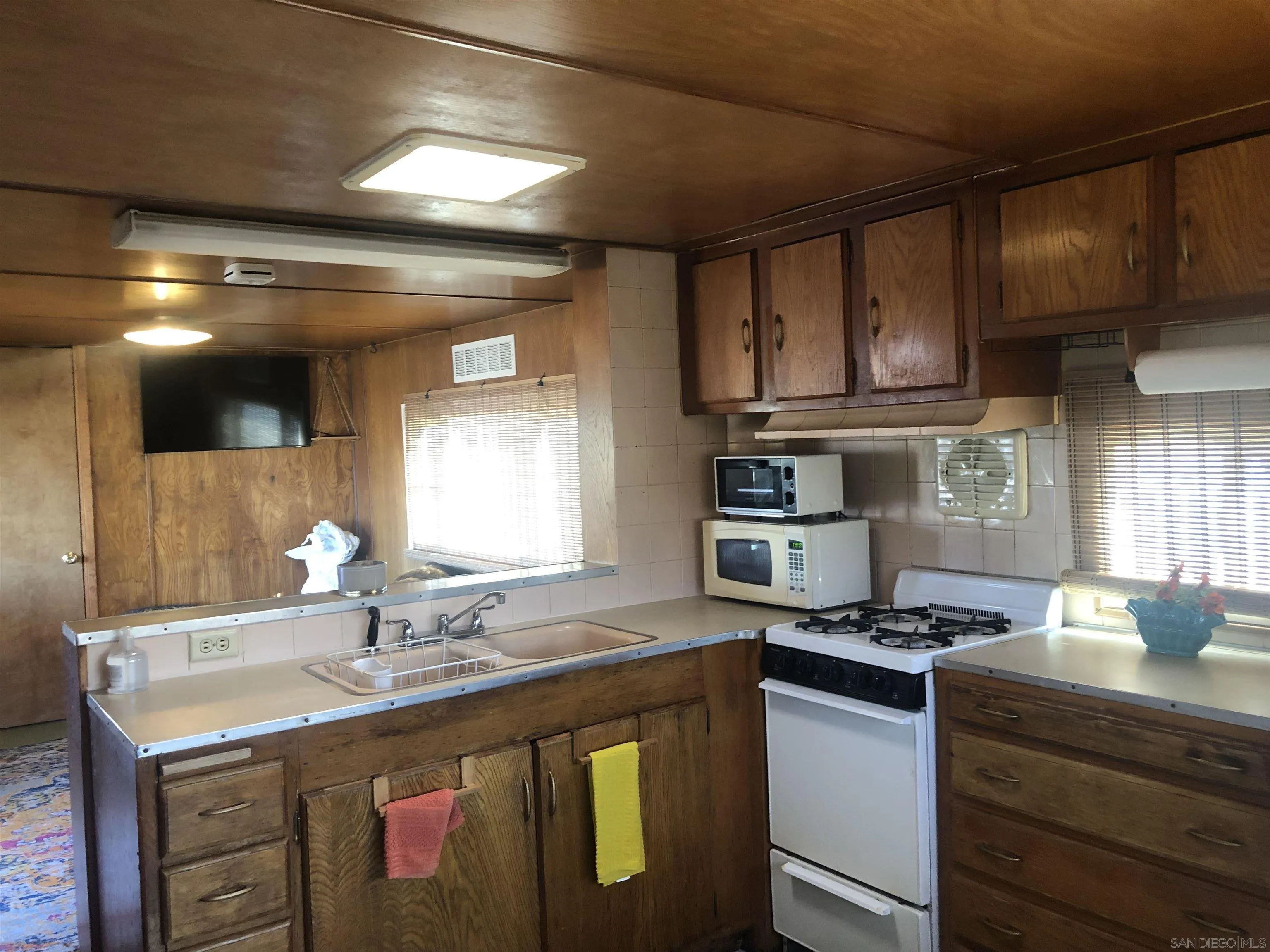 https://cdn.realtyfeed.com/cdn/127/250043295/4b1373a989971daa1aaab050607e2615.webp