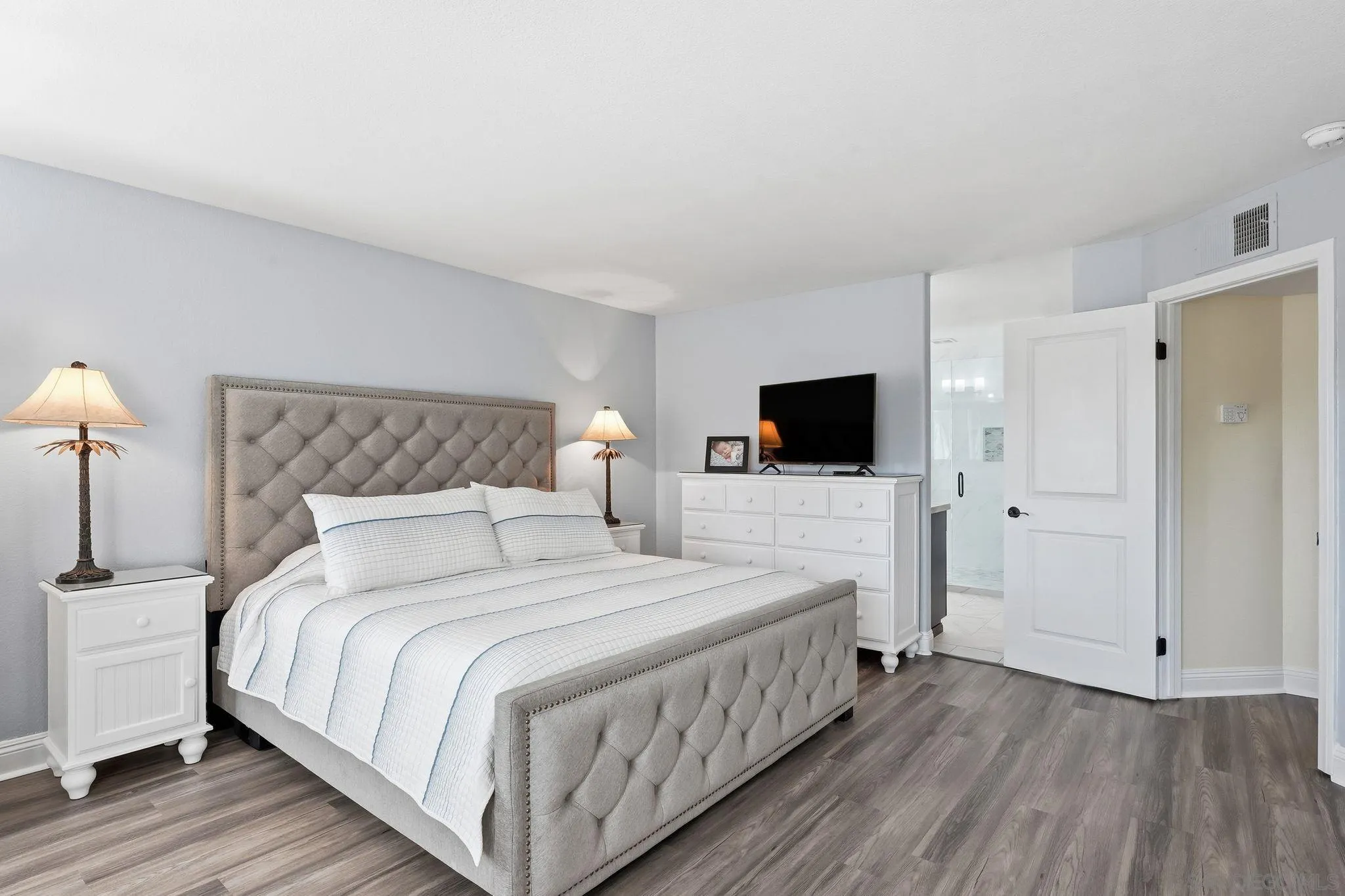 https://cdn.realtyfeed.com/cdn/127/250043298/aacb2123989651b682ad1ab1c8ebdda3.webp