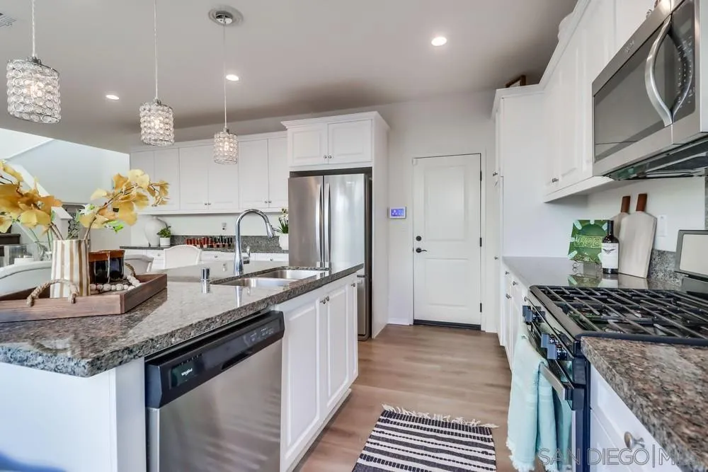 https://cdn.realtyfeed.com/cdn/127/250043301/08827320603d1d8439d907fe11398bb4.webp