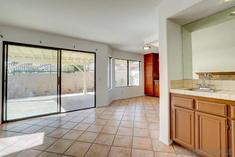 https://cdn.realtyfeed.com/cdn/127/250043316/51c0874c07f316852489b47614be70a9.webp