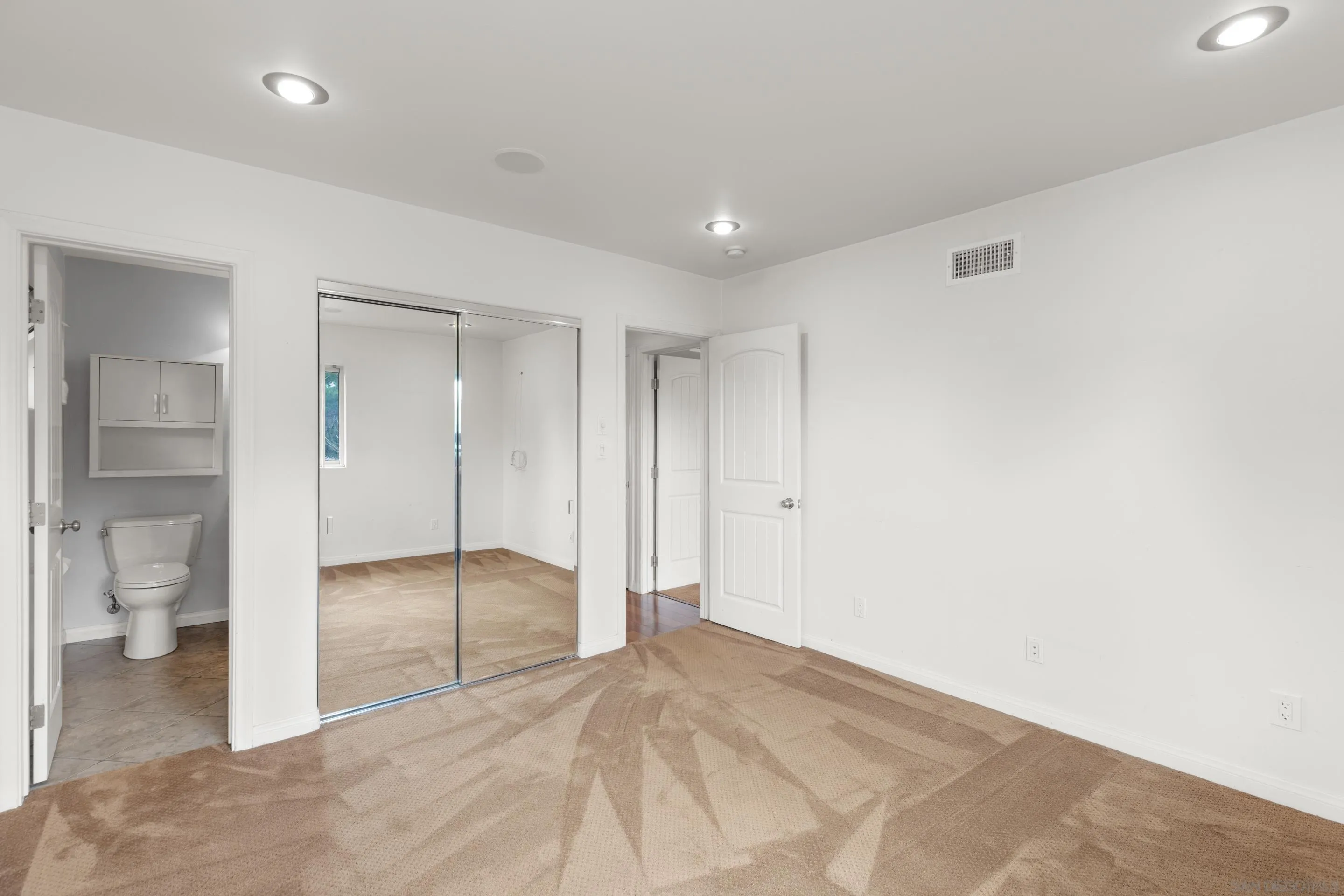 https://cdn.realtyfeed.com/cdn/127/250043332/3763da15f6e84a969626a0001f2ce92f.webp