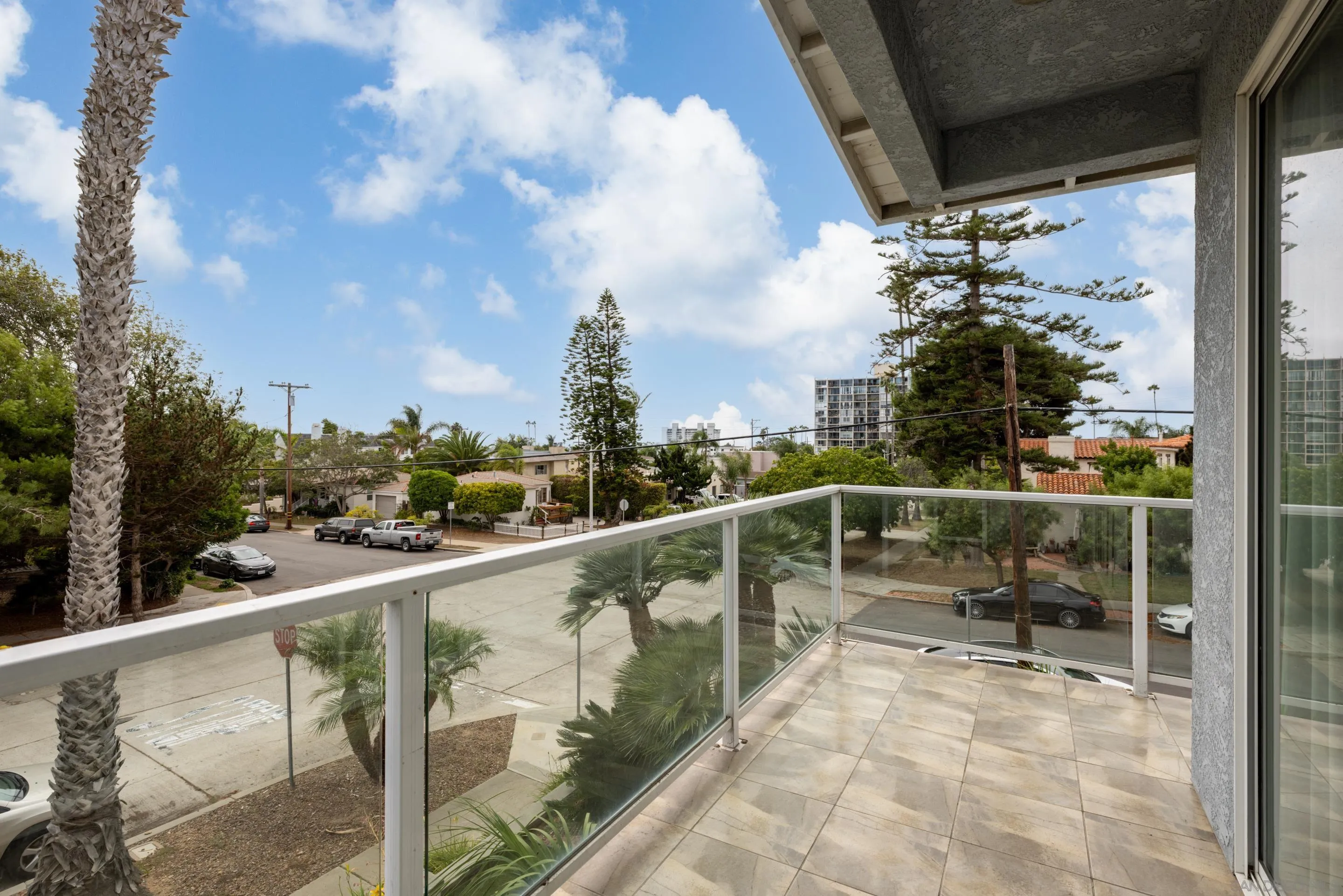 https://cdn.realtyfeed.com/cdn/127/250043332/45d9afecb15452cc89ad102a264814b3.webp