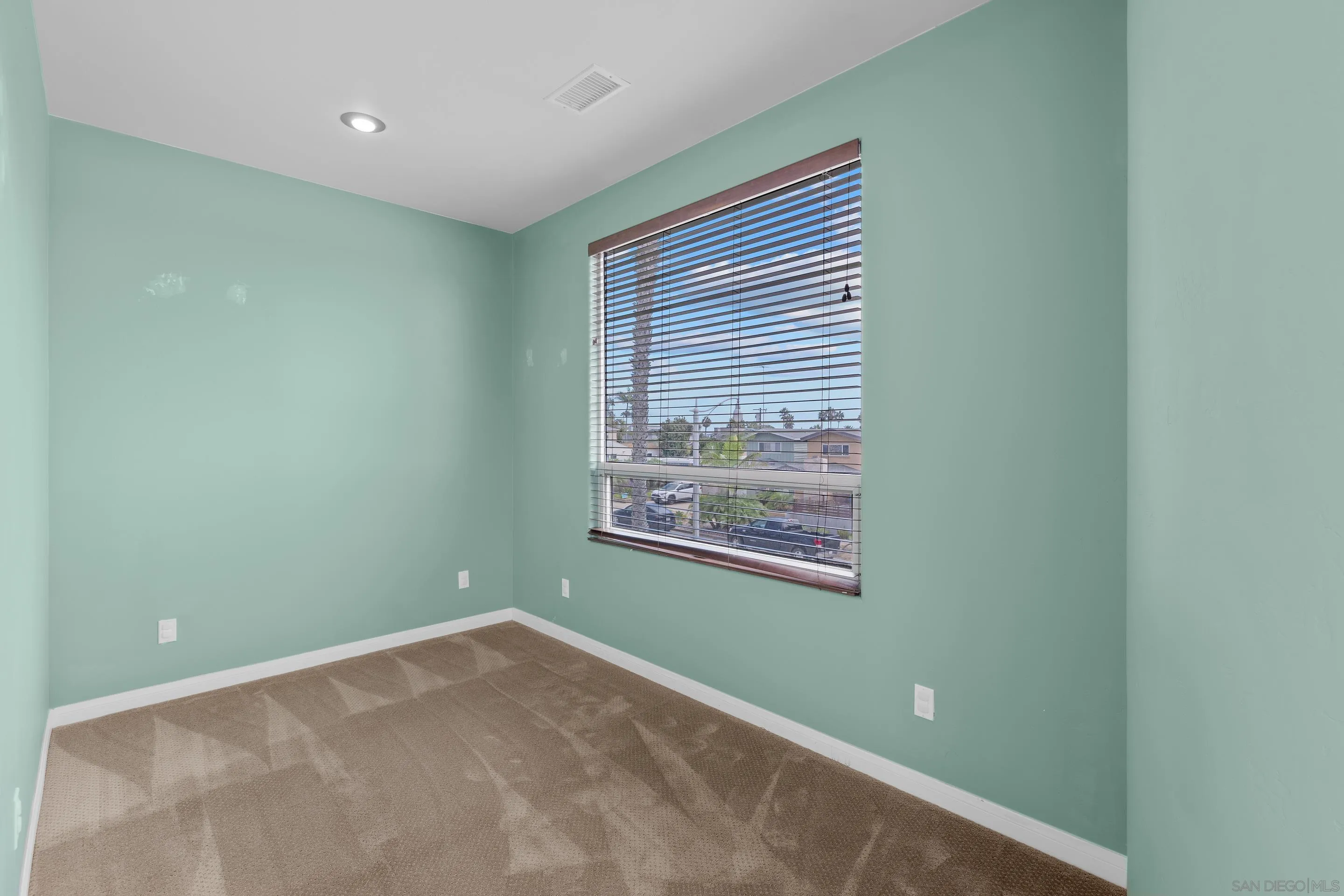 https://cdn.realtyfeed.com/cdn/127/250043332/d57bedb74a2a3093dd34bd68c6e27259.webp