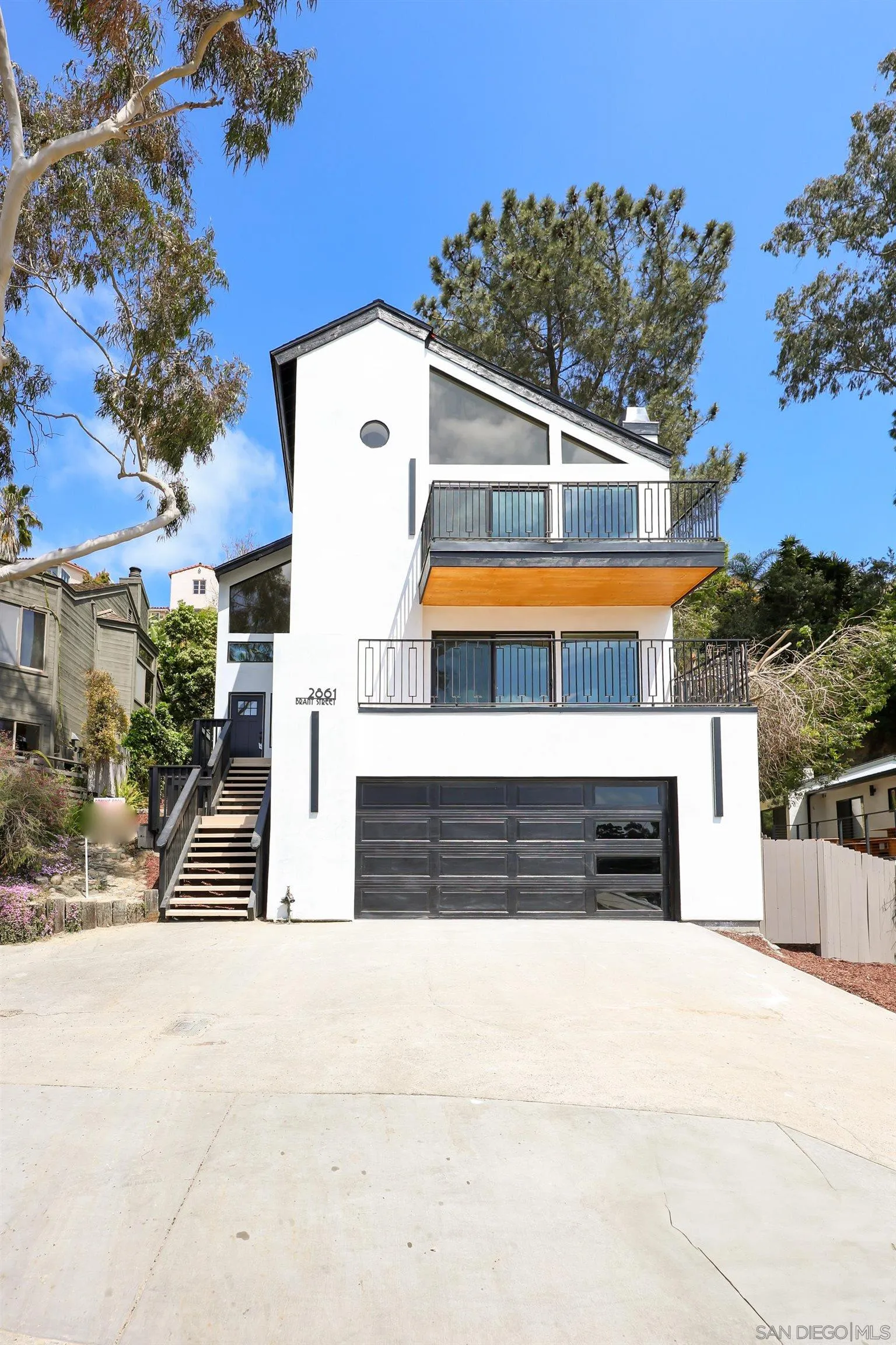 https://cdn.realtyfeed.com/cdn/127/250043333/e9f1f781e8c6d1119806eed787ea673f.webp