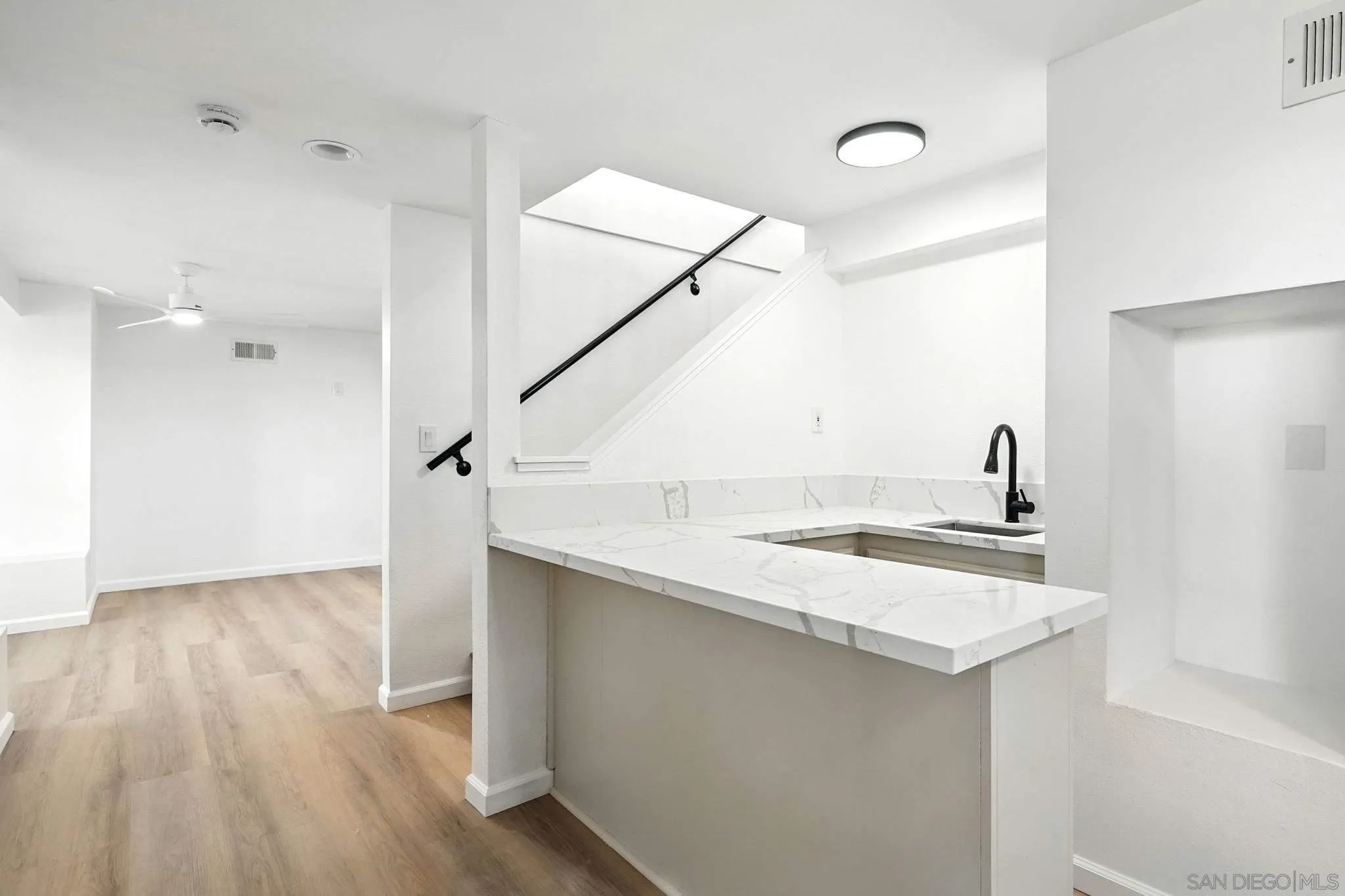 https://cdn.realtyfeed.com/cdn/127/250043334/48ad04adc739131ba7a9e0cc58299569.webp