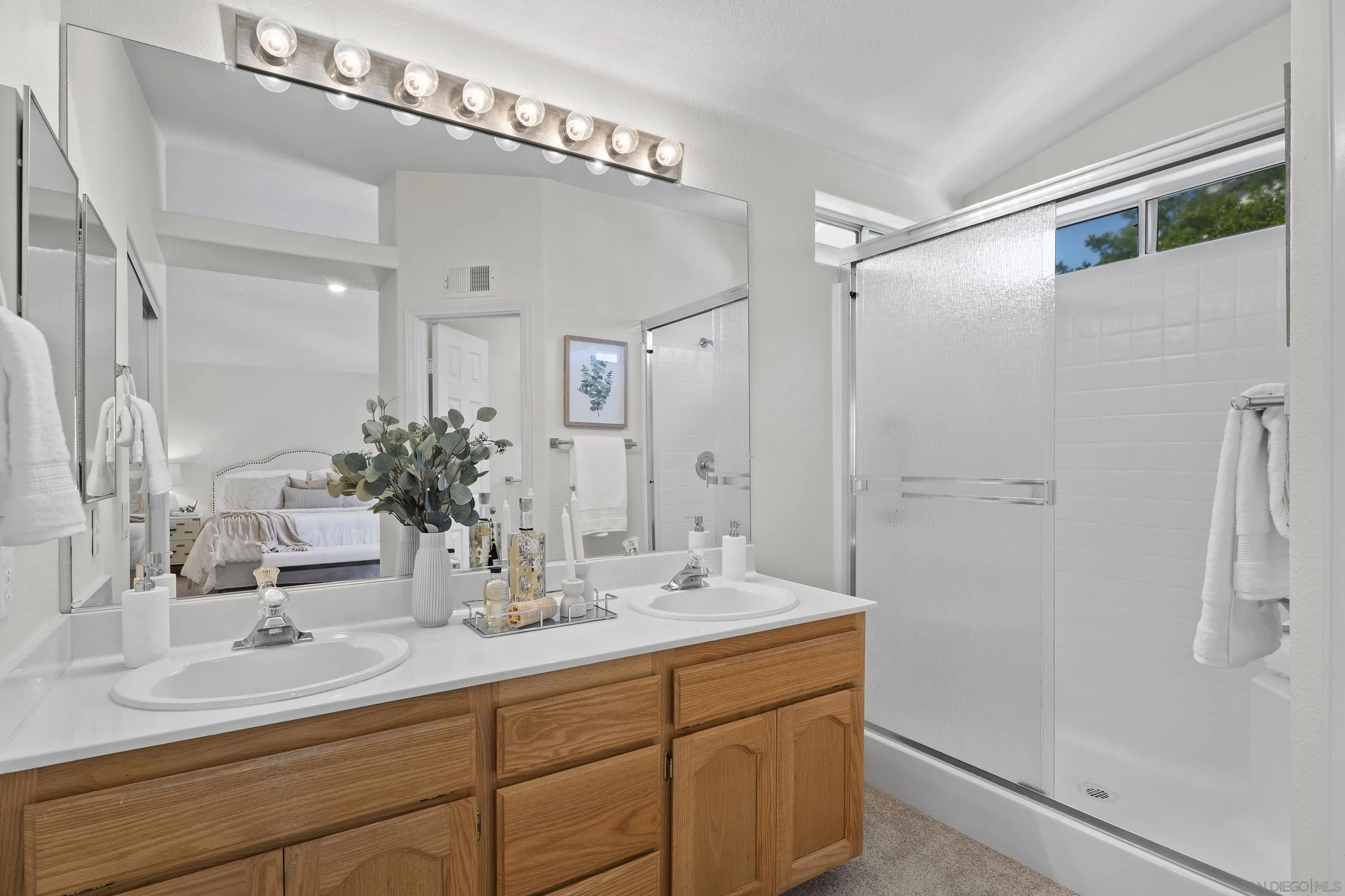 https://cdn.realtyfeed.com/cdn/127/250043340/9326f66df14c44eb1290ede295bf9603.webp