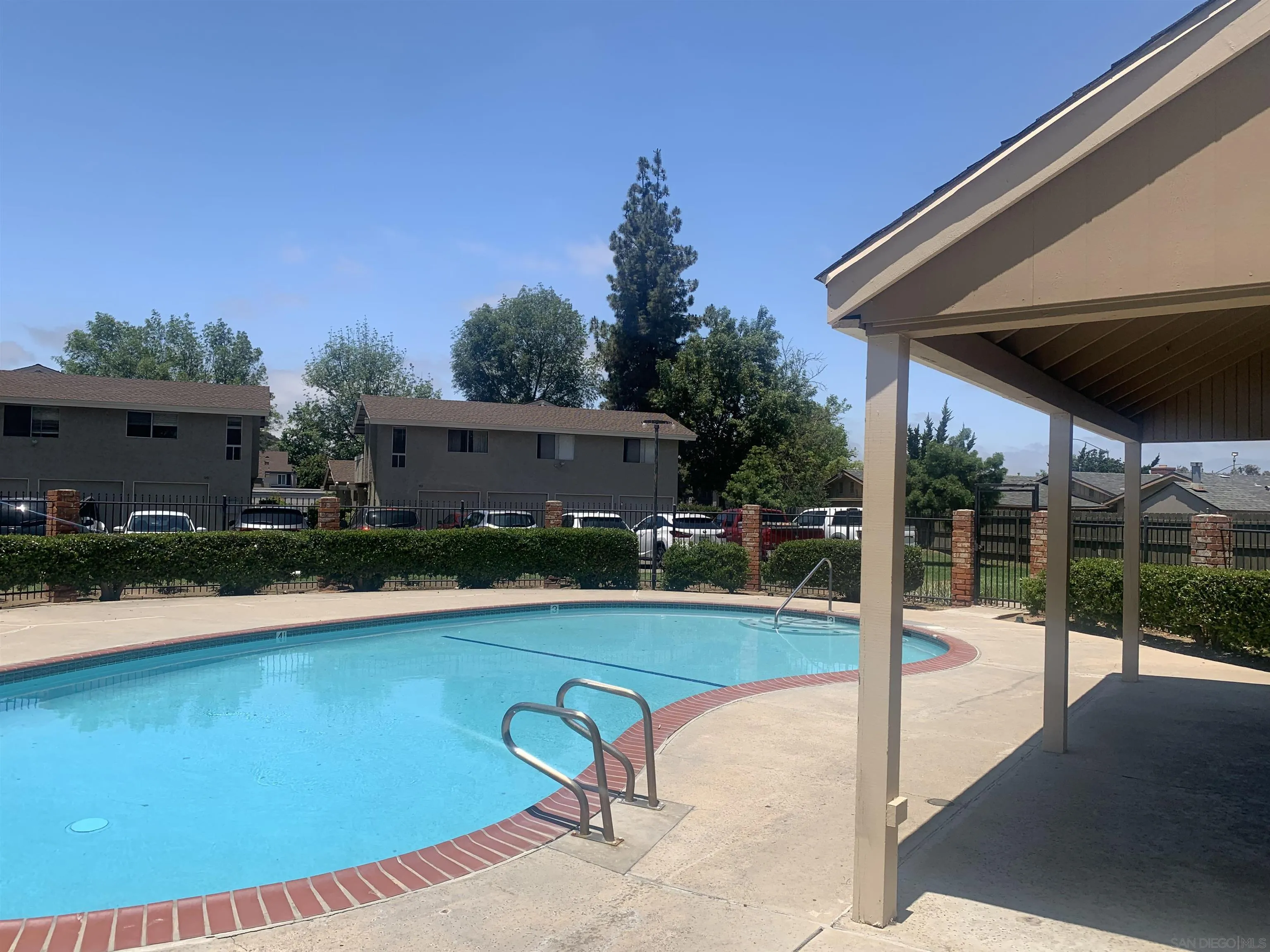 https://cdn.realtyfeed.com/cdn/127/250043341/21e84dd58c7304e09b937120a772ac77.webp