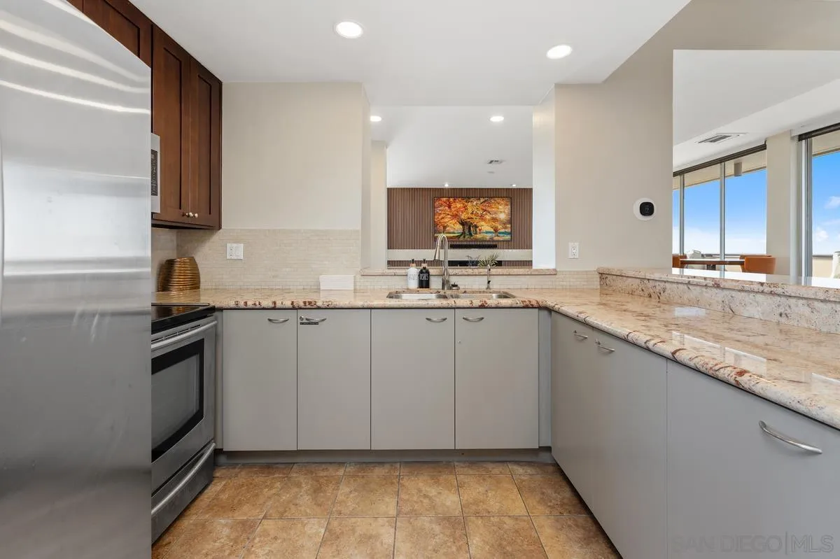 https://cdn.realtyfeed.com/cdn/127/250043366/fb95674e30bcff8169984497af199a1a.webp
