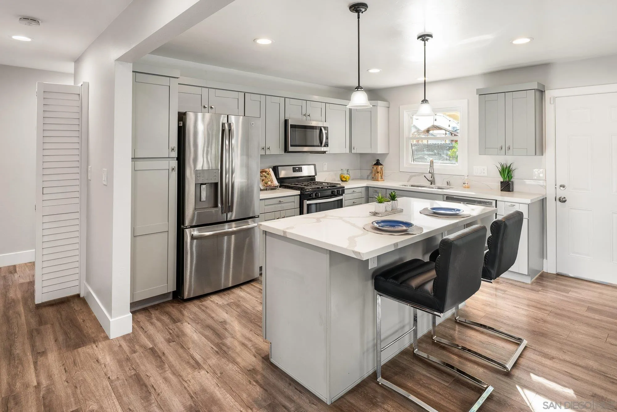 https://cdn.realtyfeed.com/cdn/127/250043373/103b4a91889f50ffa412c2616905374d.webp