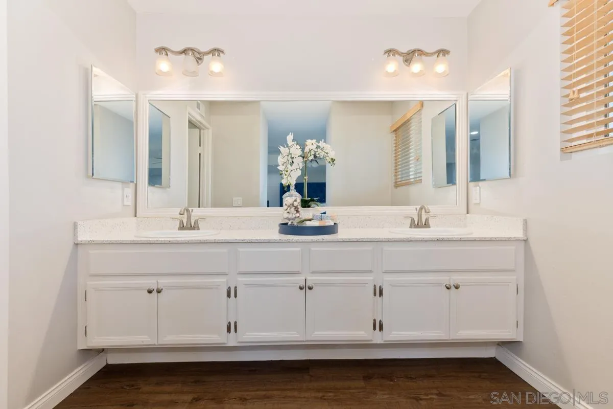 https://cdn.realtyfeed.com/cdn/127/250043387/eaf8e9a009257b361764c369cdfaf81e.webp
