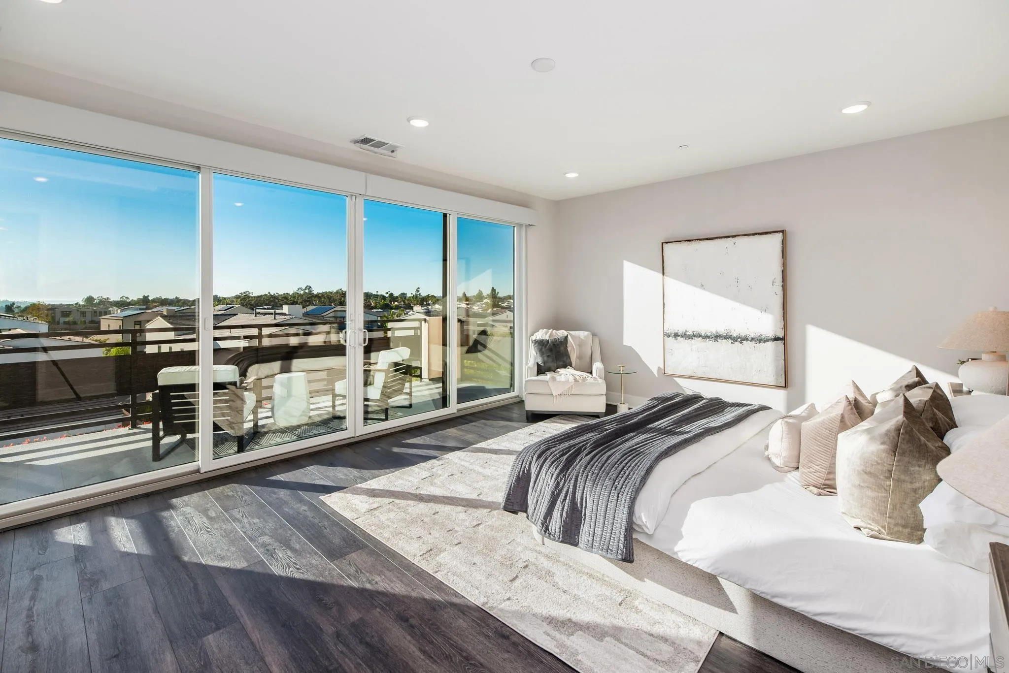 https://cdn.realtyfeed.com/cdn/127/250043389/3493444eed93d019a0d92346dcee5082.webp