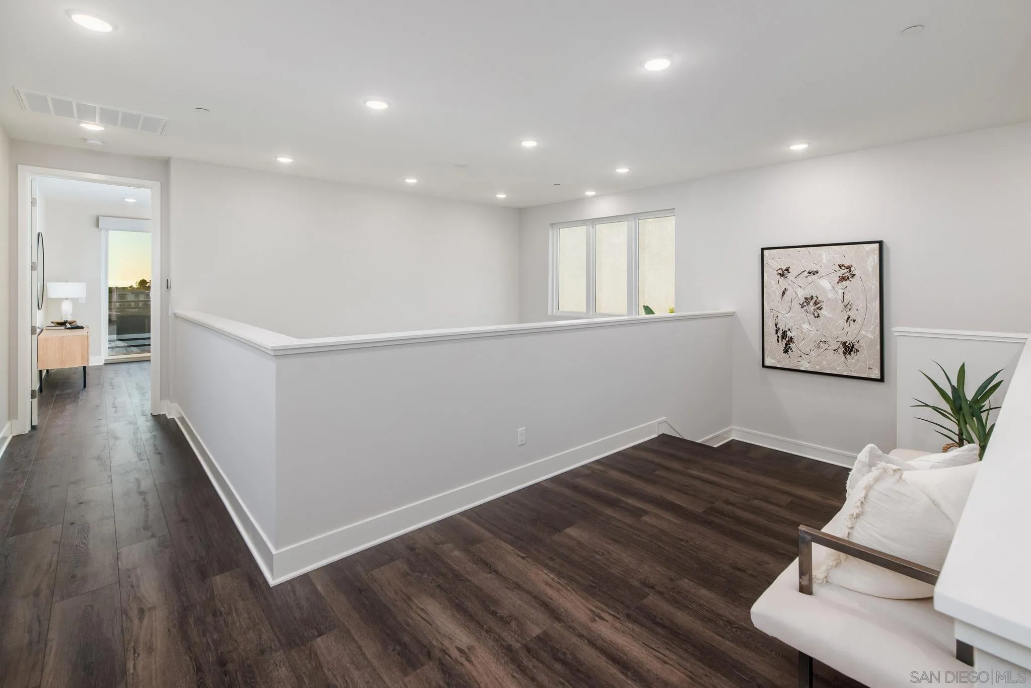 https://cdn.realtyfeed.com/cdn/127/250043389/88f806378556cda62c71bc354f6e2a04.webp