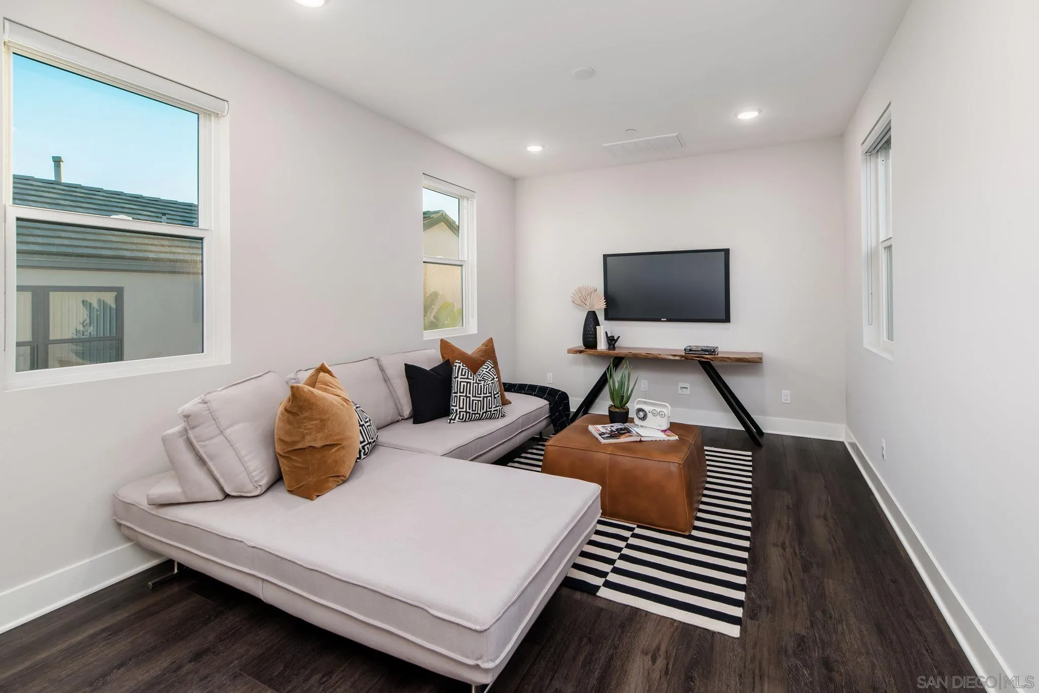 https://cdn.realtyfeed.com/cdn/127/250043389/fff3973a775bf85d6a74310950bf6887.webp