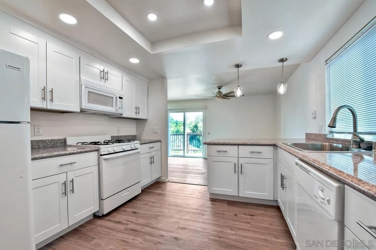 https://cdn.realtyfeed.com/cdn/127/250043390/4dd83599996d3b7ba29148aa70375036.webp