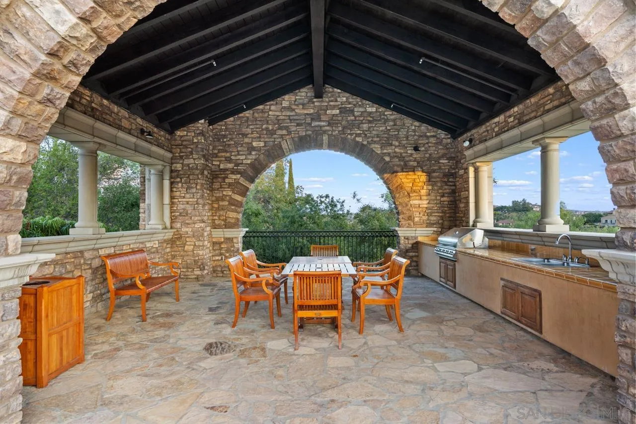 https://cdn.realtyfeed.com/cdn/127/250043392/4c460958d4fd902998108a8fe81d22ac.webp