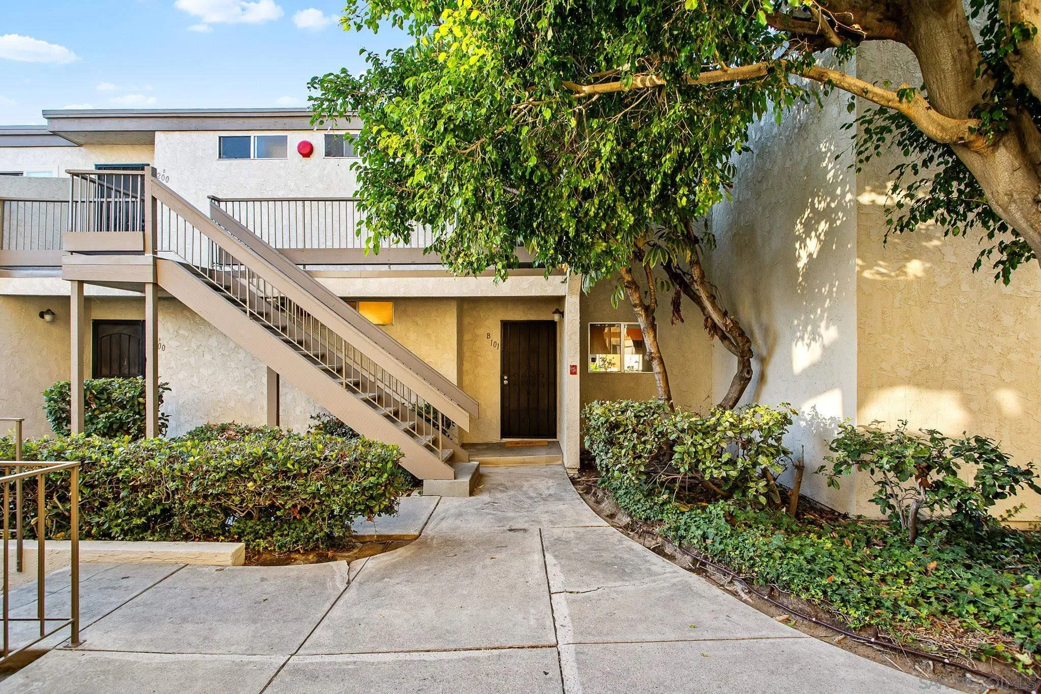 https://cdn.realtyfeed.com/cdn/127/250043409/2483135999f369c3df970ac4138ed94f.webp