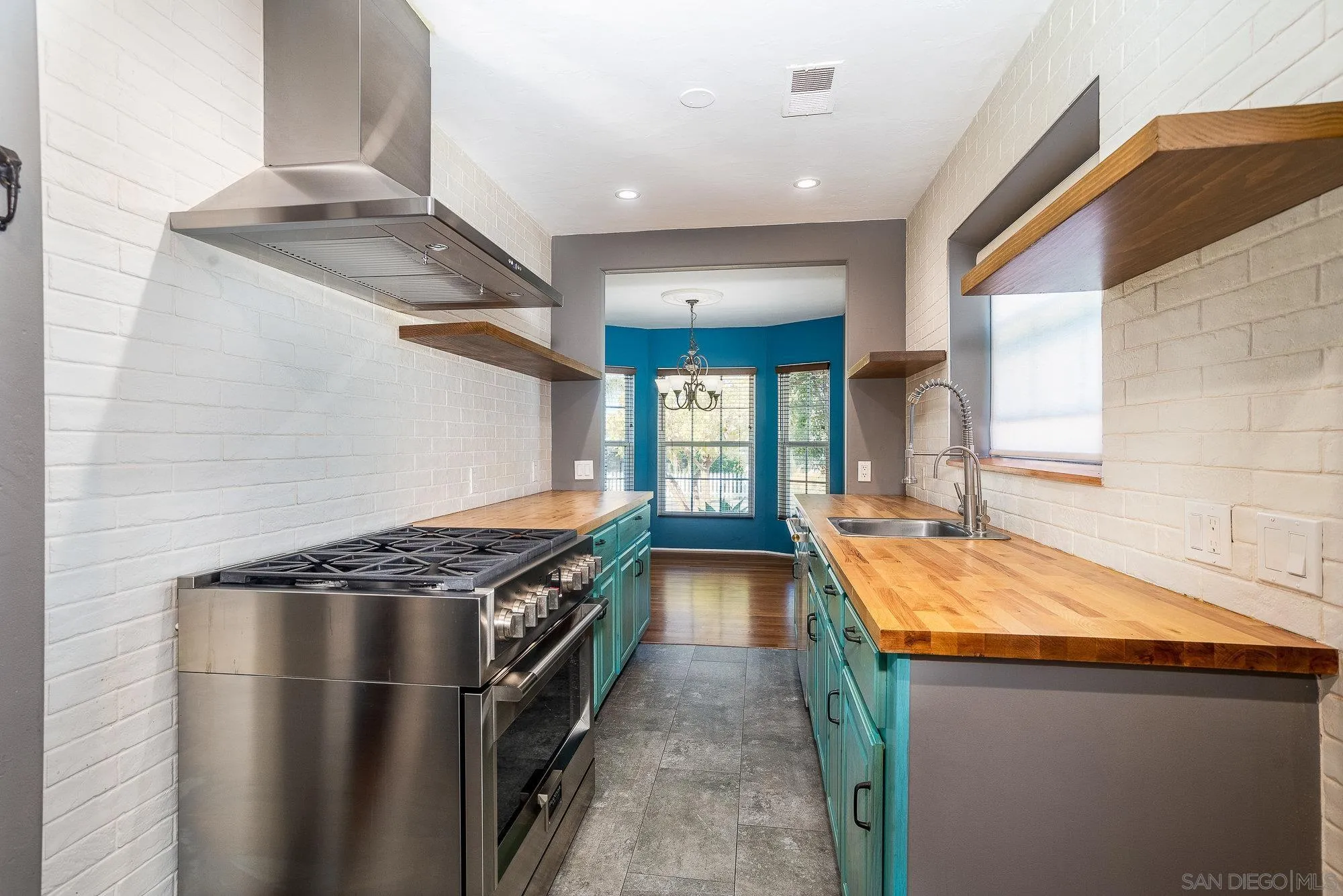 https://cdn.realtyfeed.com/cdn/127/250043411/364744915adf3c82d5d2afae02893d46.webp