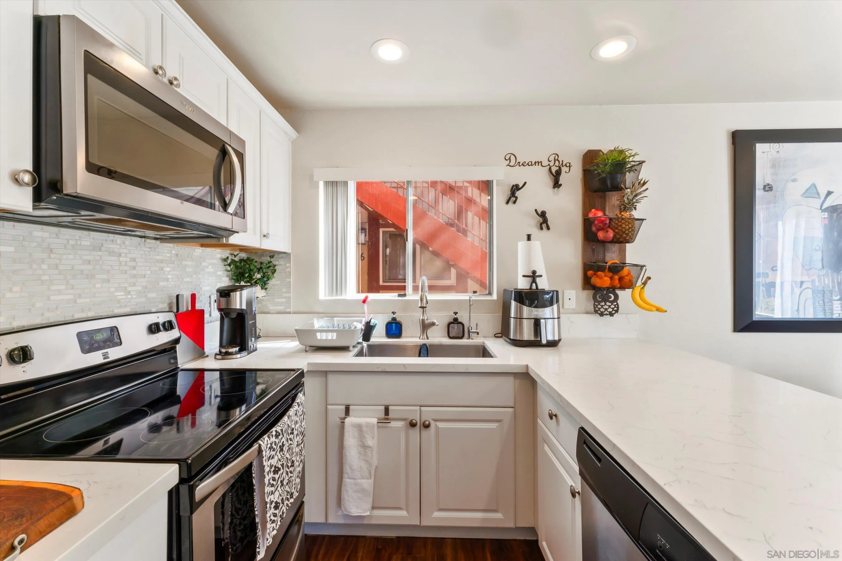 Photo #7: 250043420 Listing: Photo #7