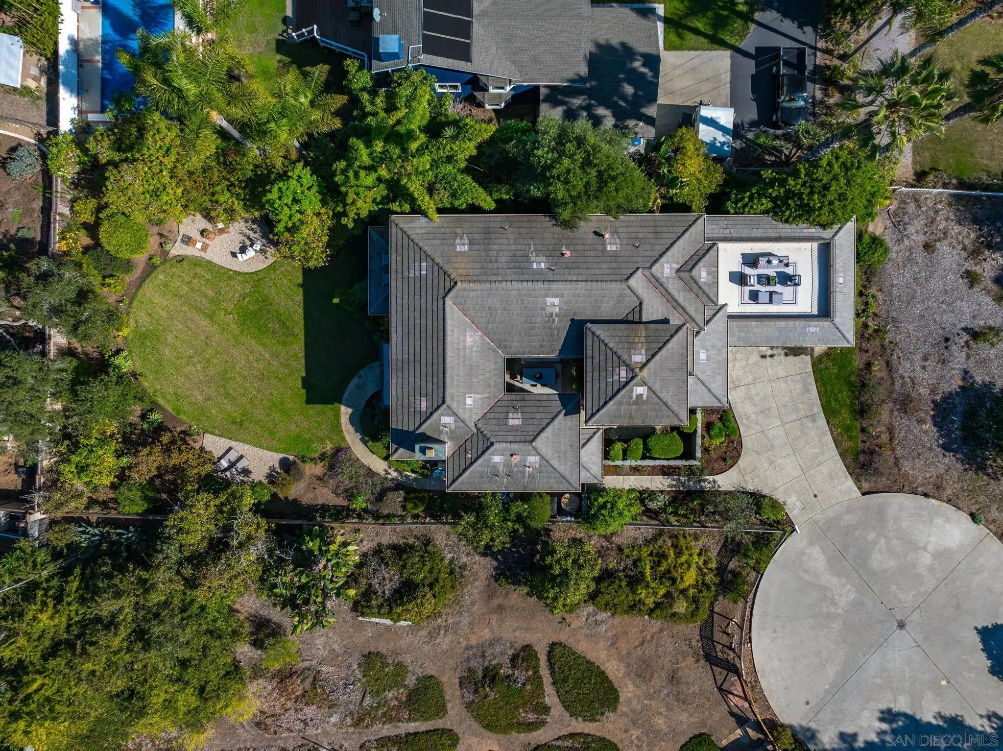 https://cdn.realtyfeed.com/cdn/127/250043421/98ff58b88d1ad3334351939190006566.webp