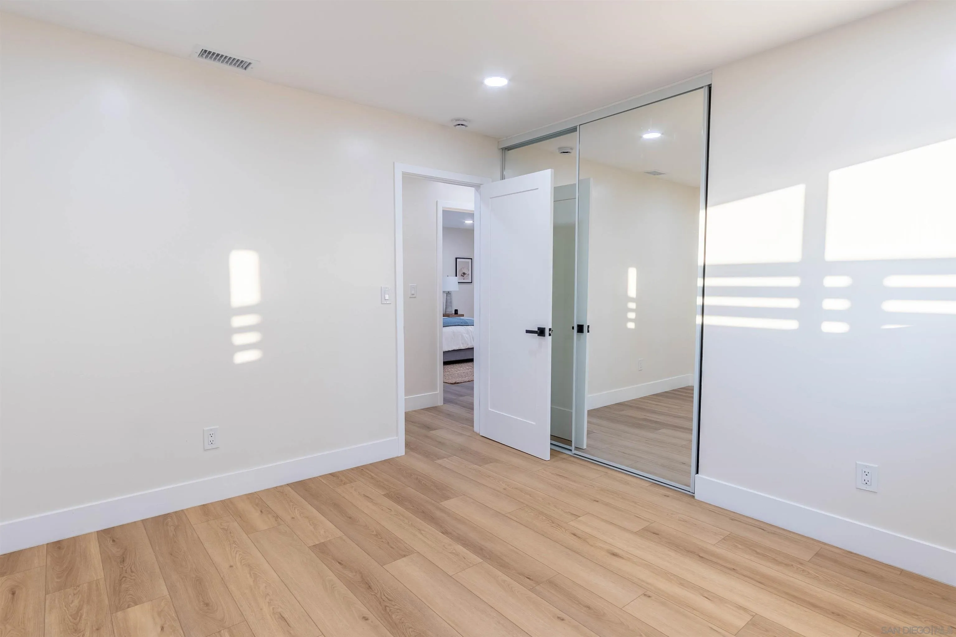 https://cdn.realtyfeed.com/cdn/127/250043422/9518096c1597cec987f1d84725d43cde.webp