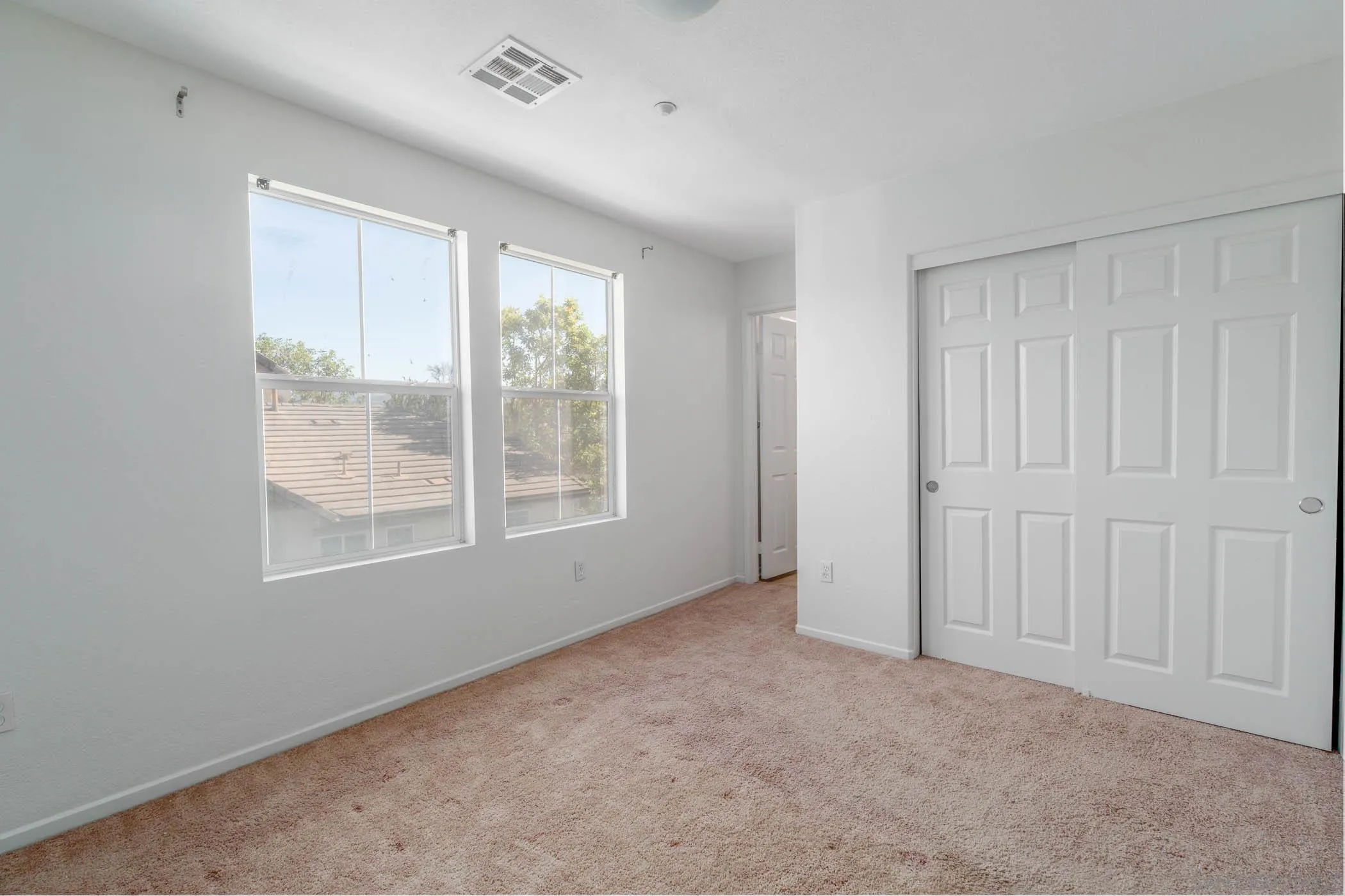 https://cdn.realtyfeed.com/cdn/127/250043426/95637d6f86efde8efb0633055d072325.webp