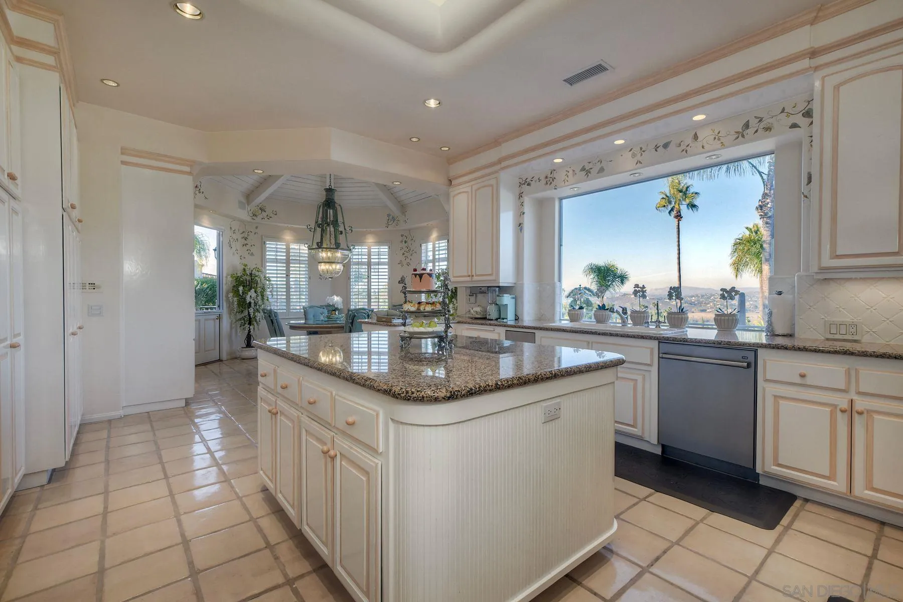 https://cdn.realtyfeed.com/cdn/127/250043439/0004ec29203b836ad024c31ac1214d32.webp