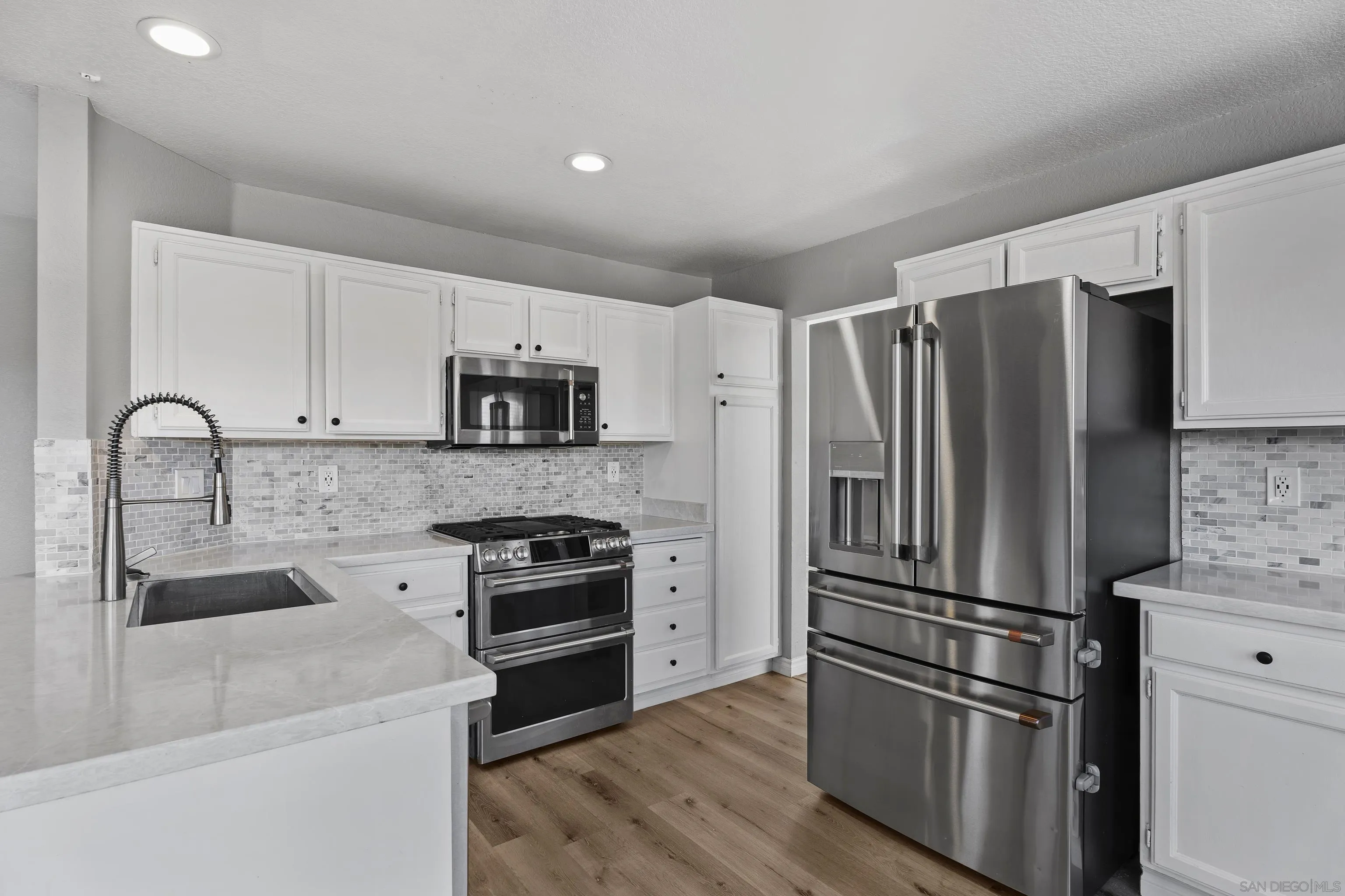 https://cdn.realtyfeed.com/cdn/127/250043442/b1b1f3aa0ae80f79140346749a0e8c15.webp